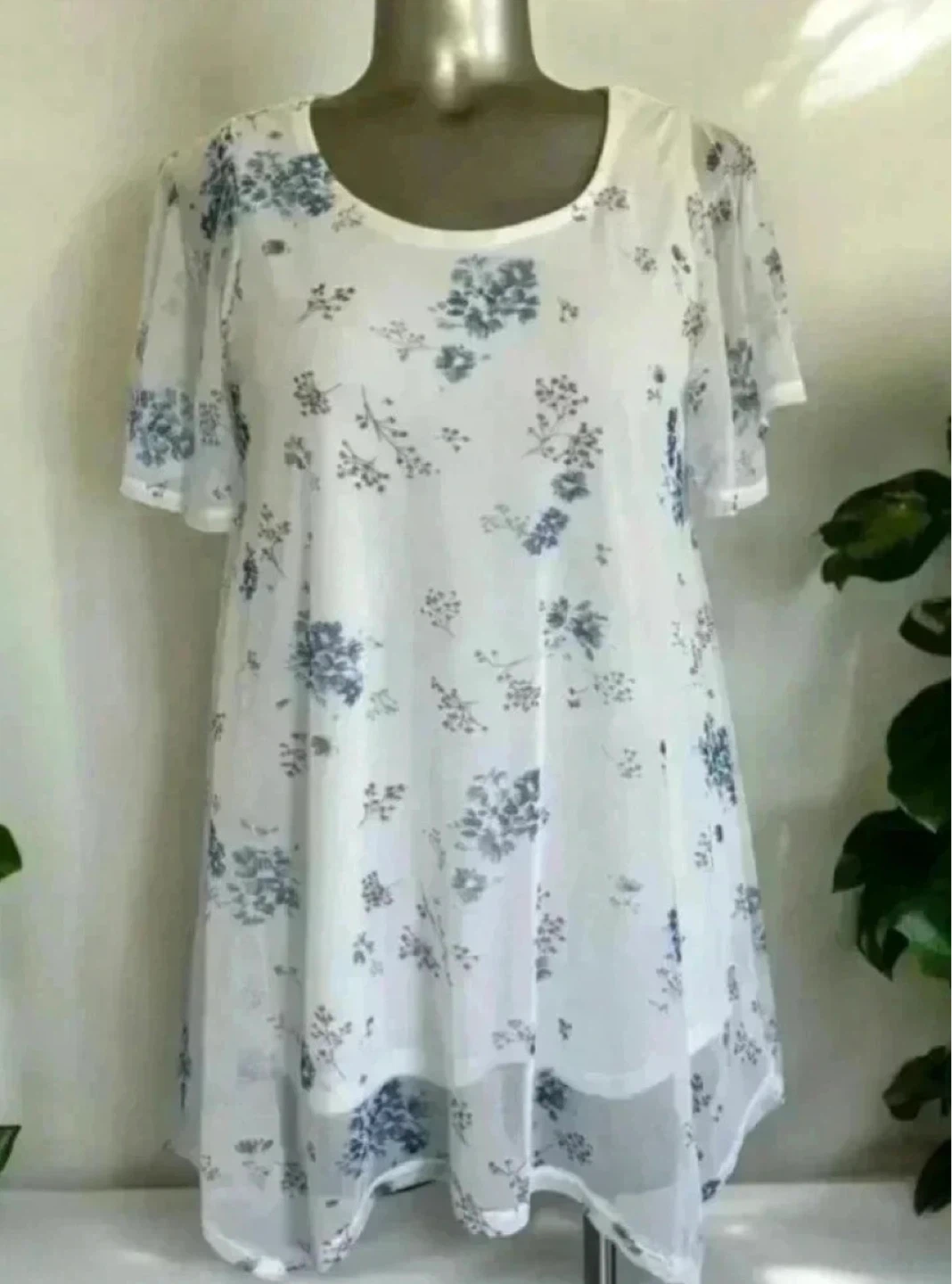 Pretty Sheer Overlay Top Medium 8-10 - photo 3