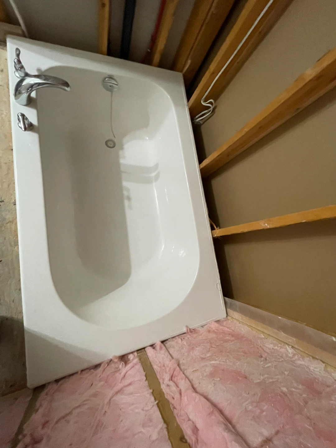 White Bathtub with Faucet - photo 2
