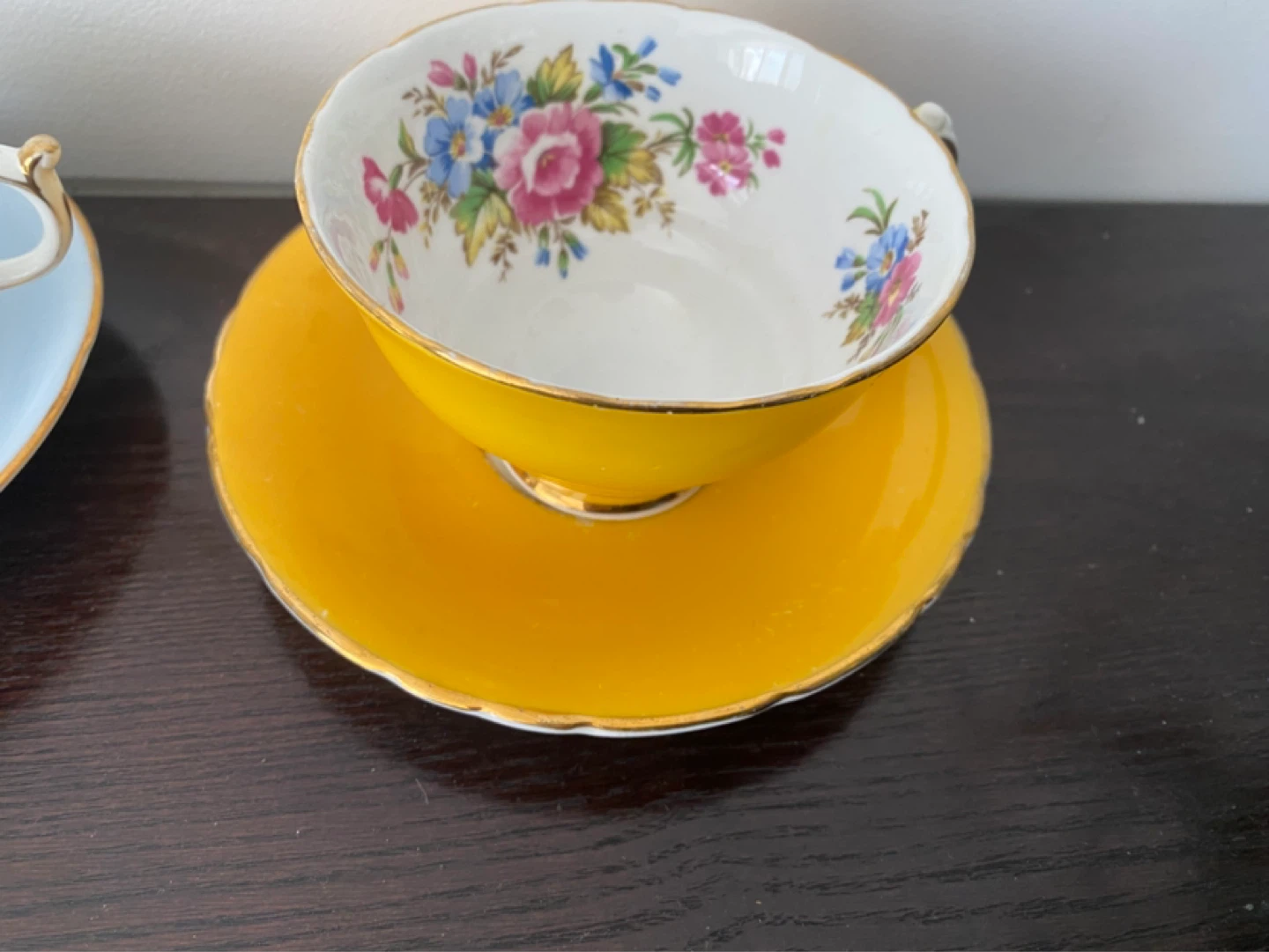 Set of 2 Vintage Teacups and Saucers - Delphine  & Paragon - photo 3
