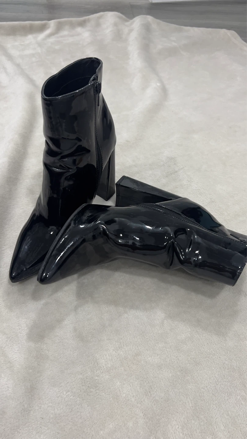 Black Patent Pointed Toe Heeled Ankle Boots - photo 2
