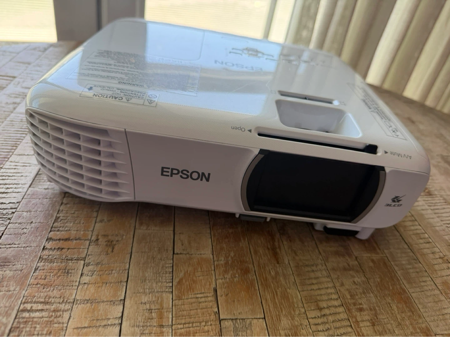 Epson Home Cinema 1080 Projector - Low Lamp Hours - photo 3