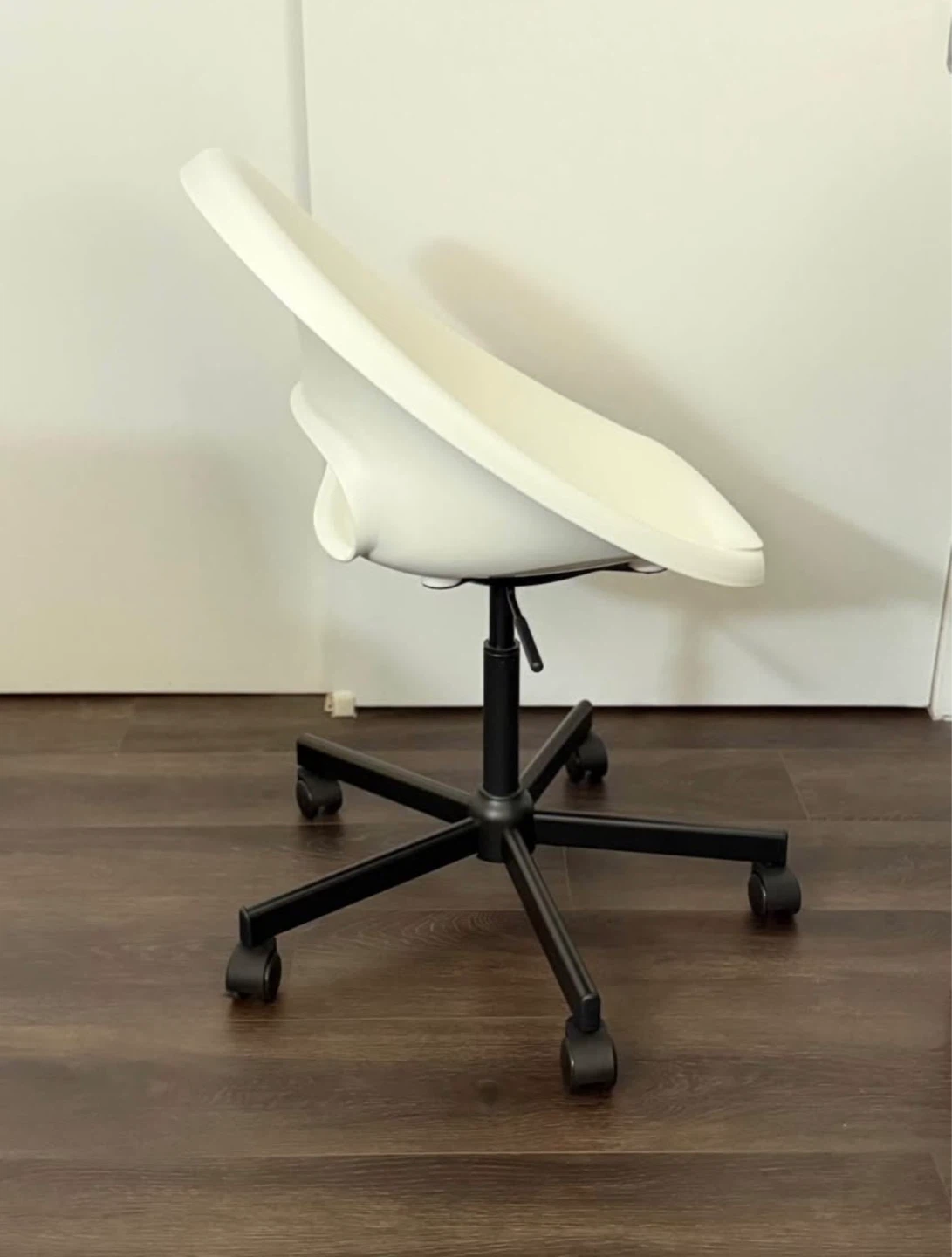 IKEA Swivel Desk Chair/White/Adjustable Height /Like New - photo 2