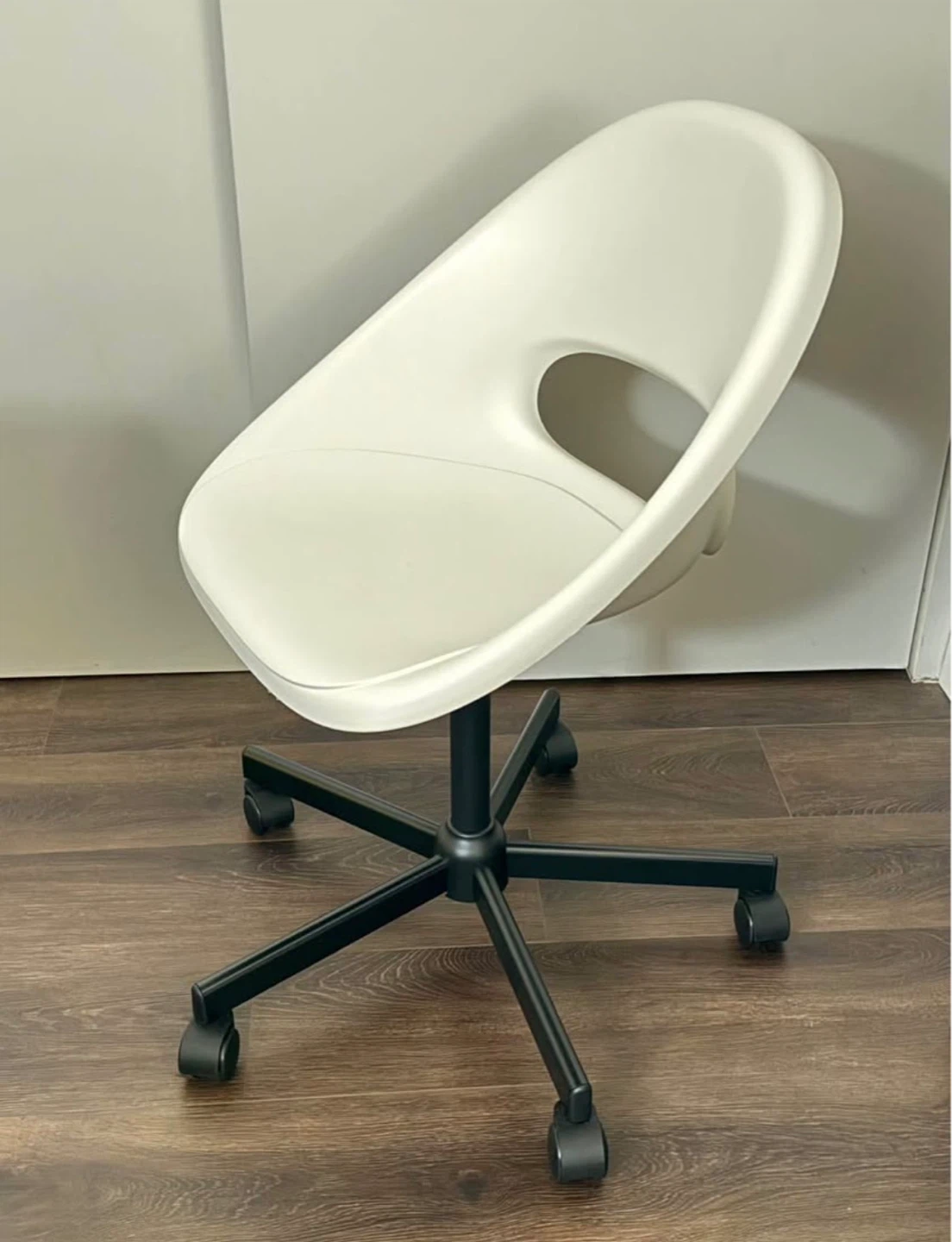 IKEA Swivel Desk Chair/White/Adjustable Height /Like New