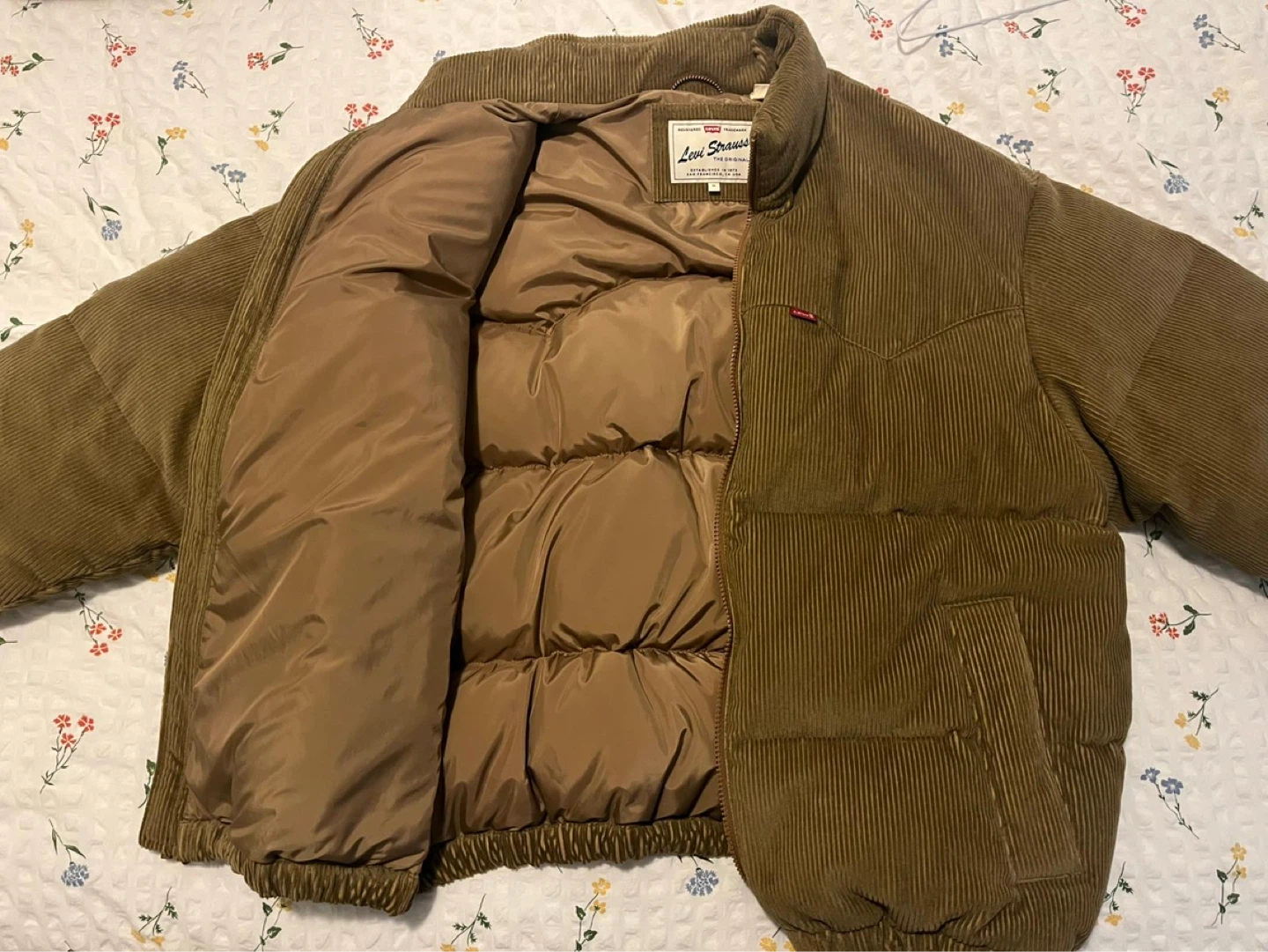 Huge moving sale - Levi’s Corduroy Men Puffer Jacket medium - photo 2
