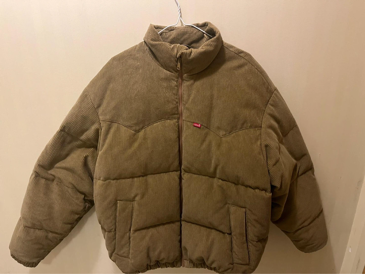 Huge moving sale - Levi’s Corduroy Men Puffer Jacket medium
