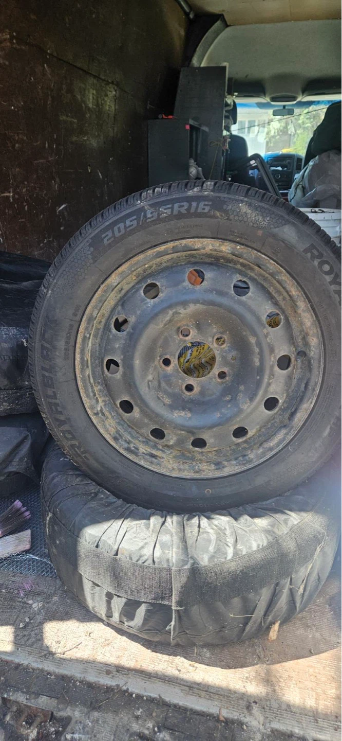 205/55R16 Winter Tire on Rim - photo 2