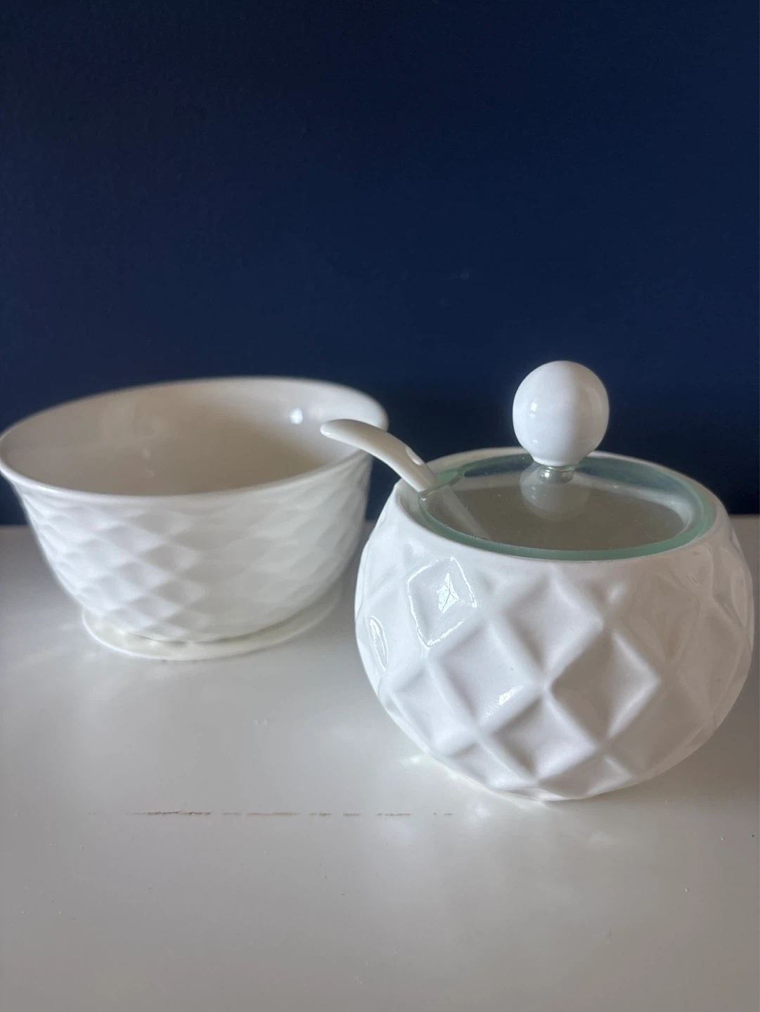 White Ceramic Sugar Bowl with Spoon and Lid - photo 3