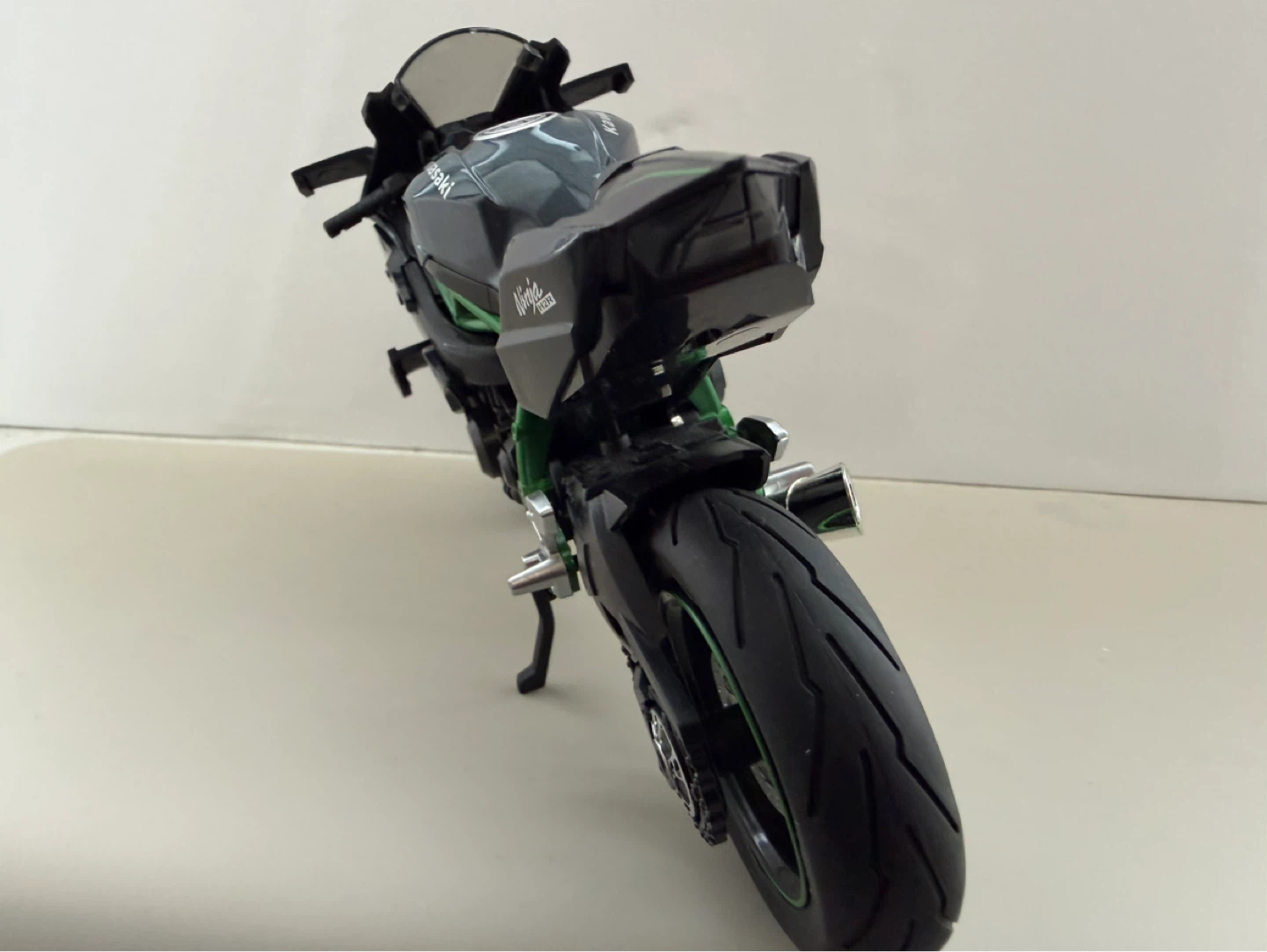 Scale Replica of the Kawasaki Ninja H2R - photo 3