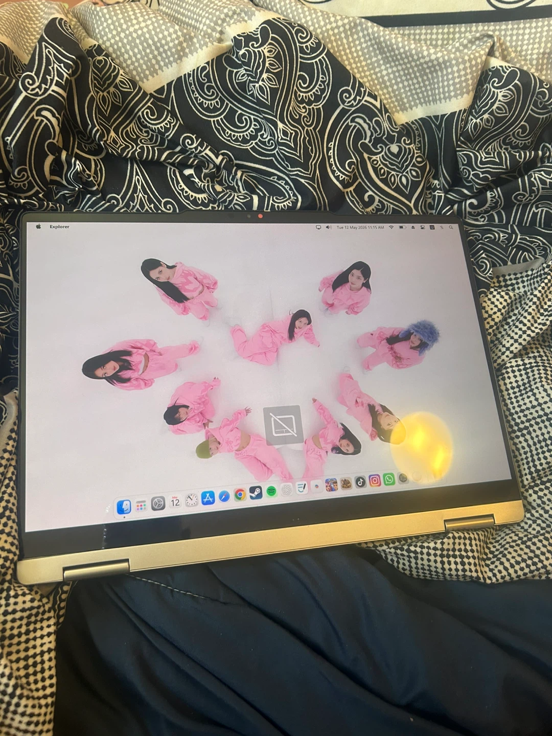 Lenovo Yoga 2-in-1 Laptop 2025 - photo 3