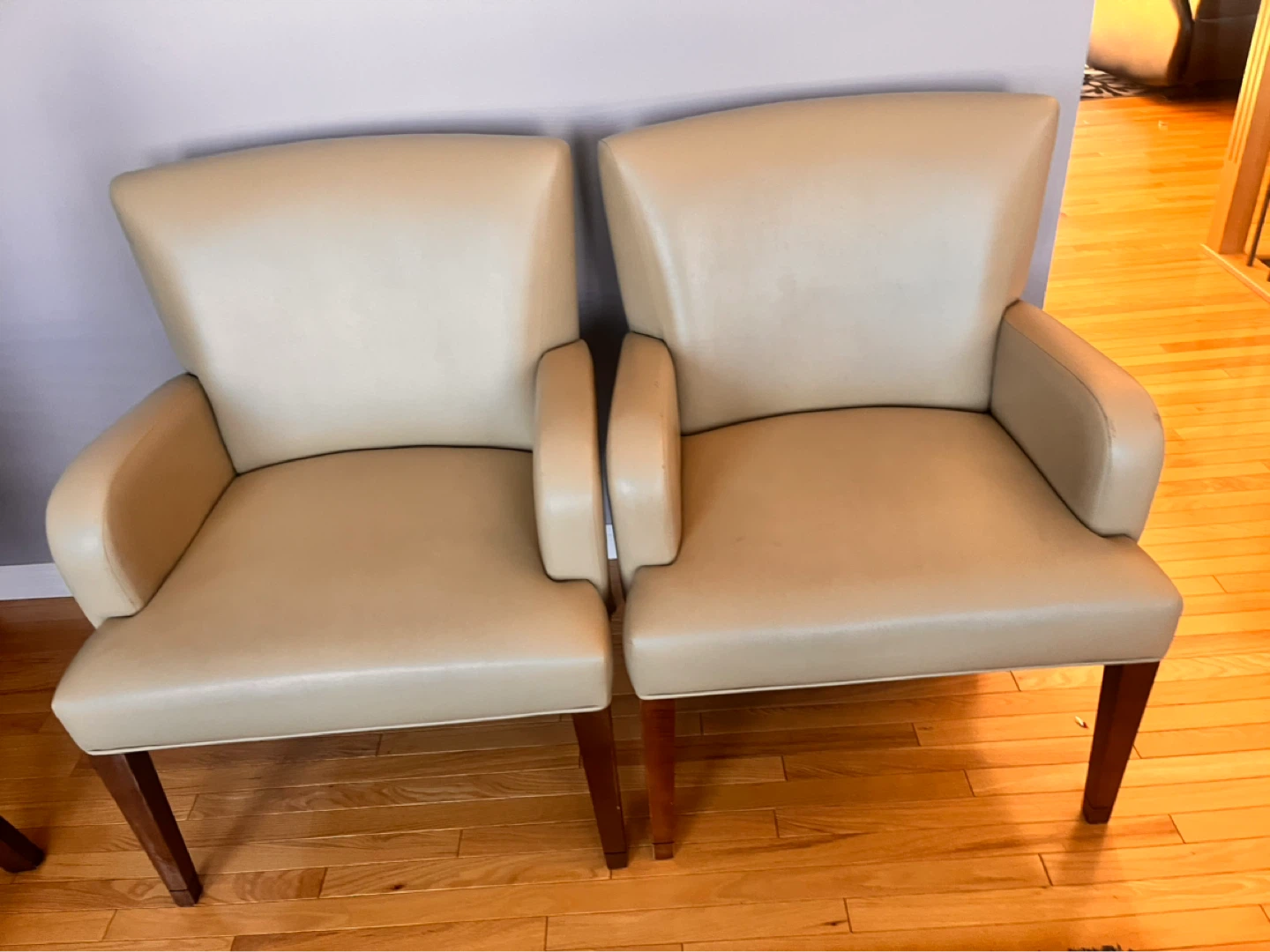 Set of 2 Cream Leather Accent Chairs