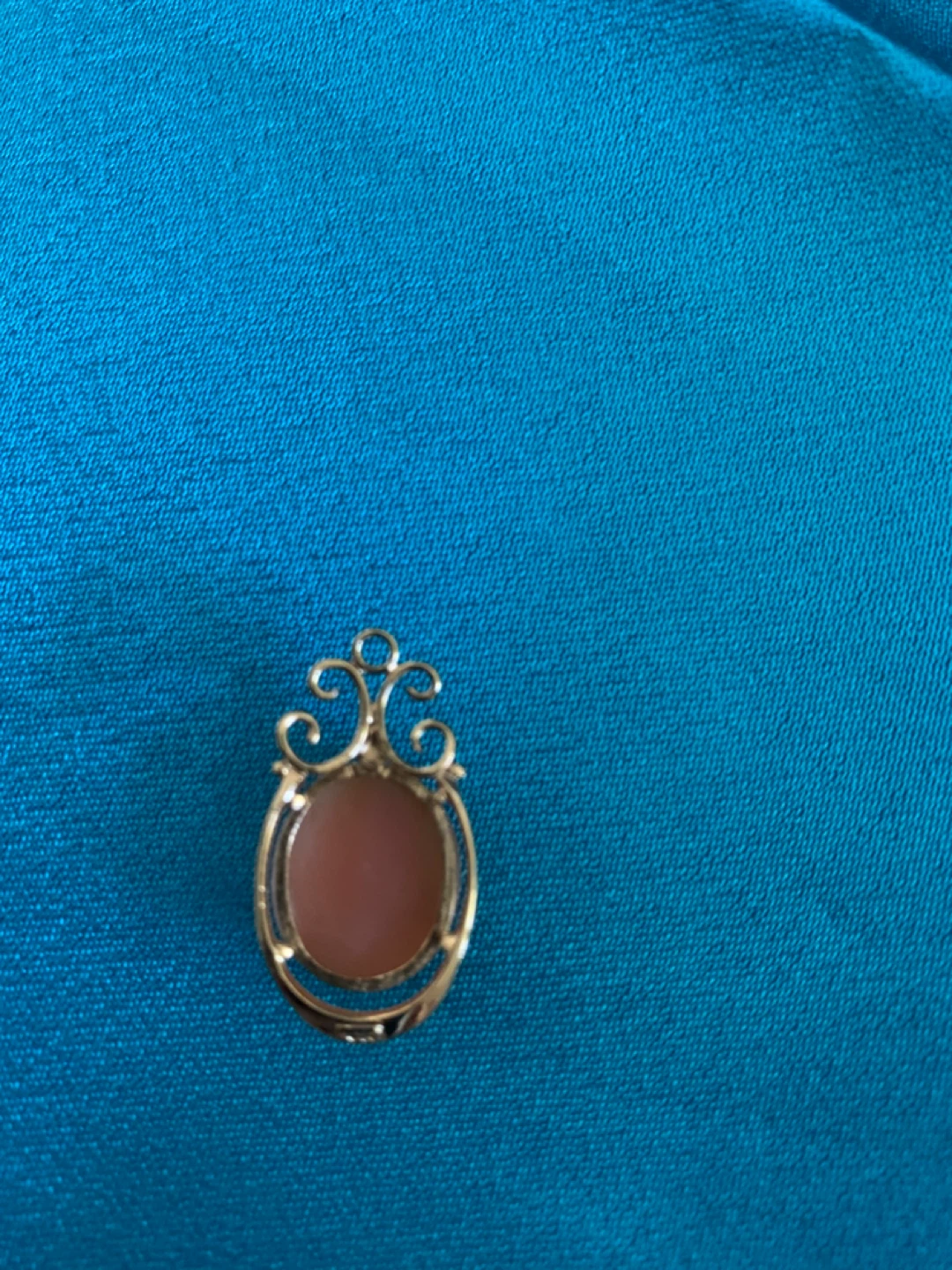 10 k Gold Cameo Pendant - photo 2
