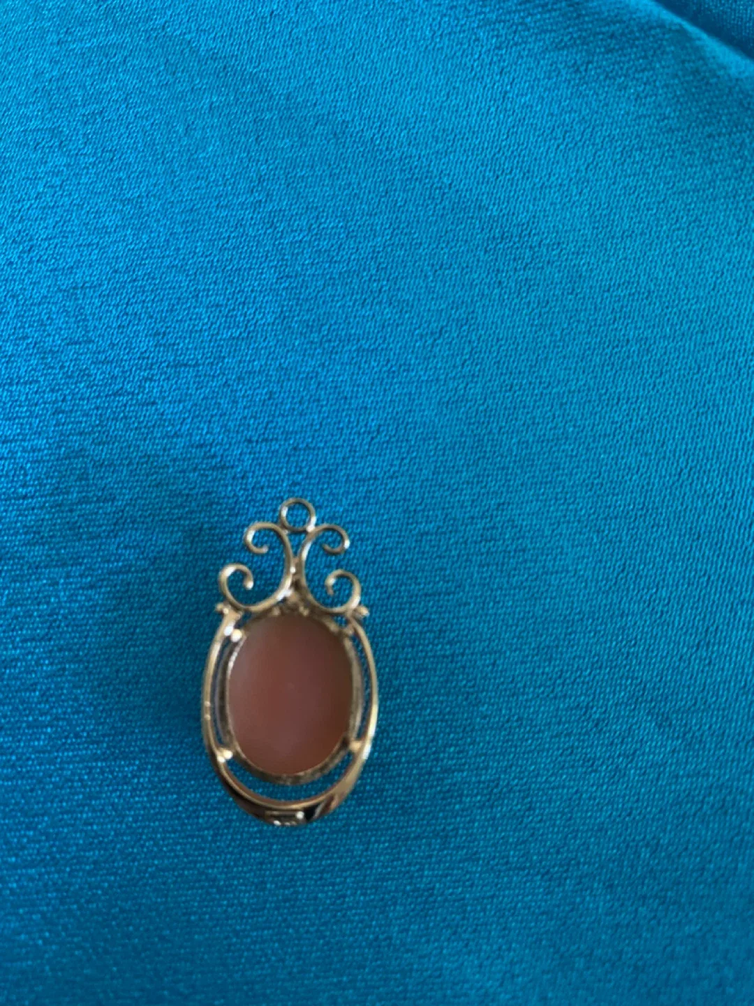 10 k Gold Cameo Pendant - photo 2