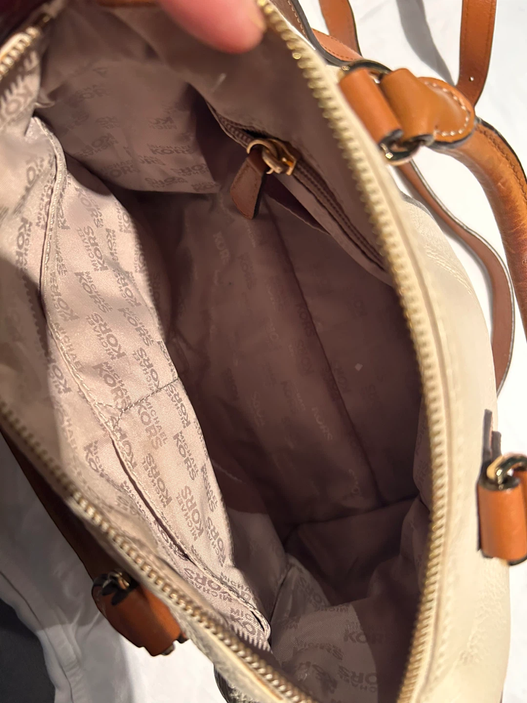 Michael Kors Cream Leather Satchel Bag - photo 2