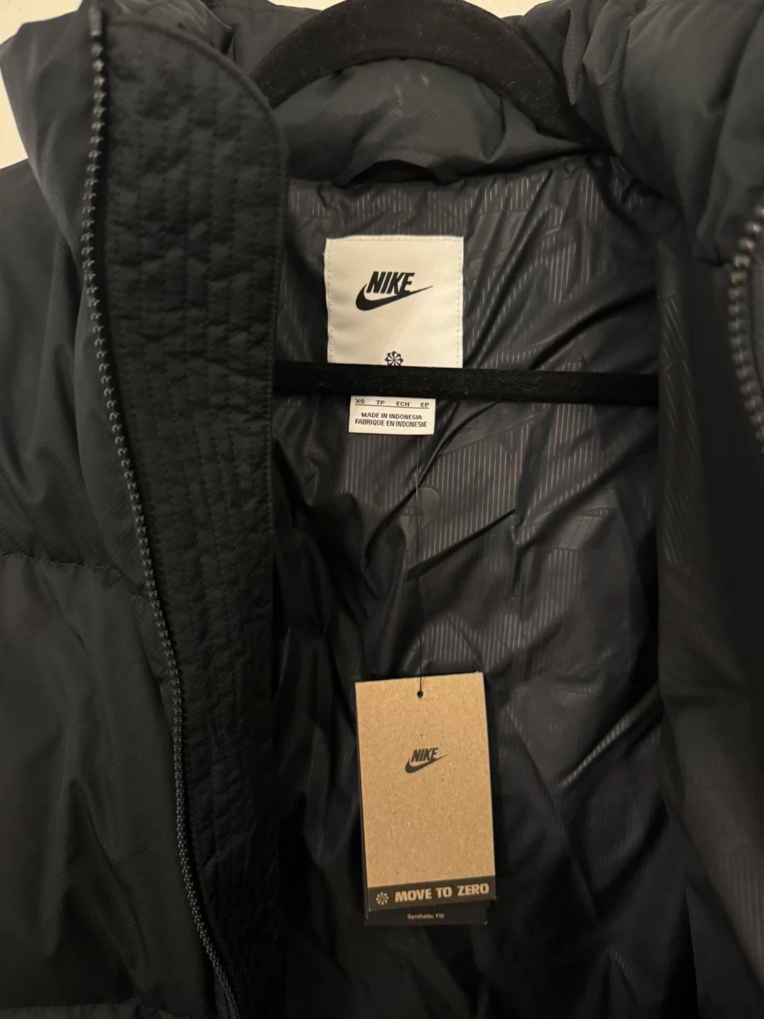 Nike Puffer Jacket - Black - Size XS - photo 2