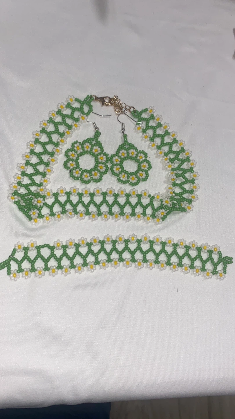 Handmade Daisy Beaded Necklace, Bracelet, and Earrings Set