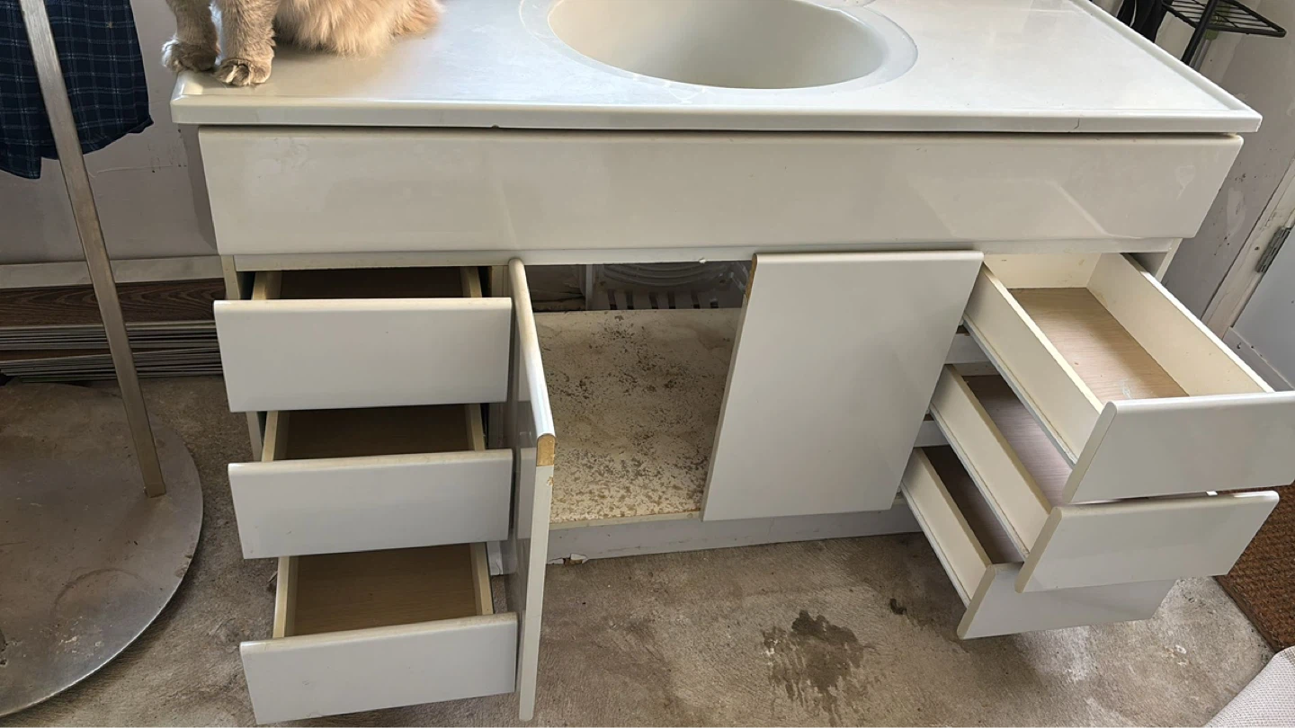 White Bathroom Vanity with Sink and Faucet - photo 5