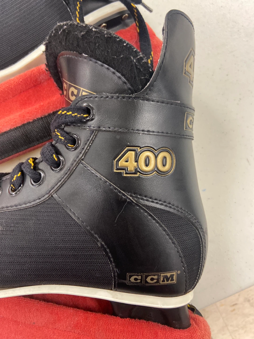 CCM 400 Hockey Skates - photo 3