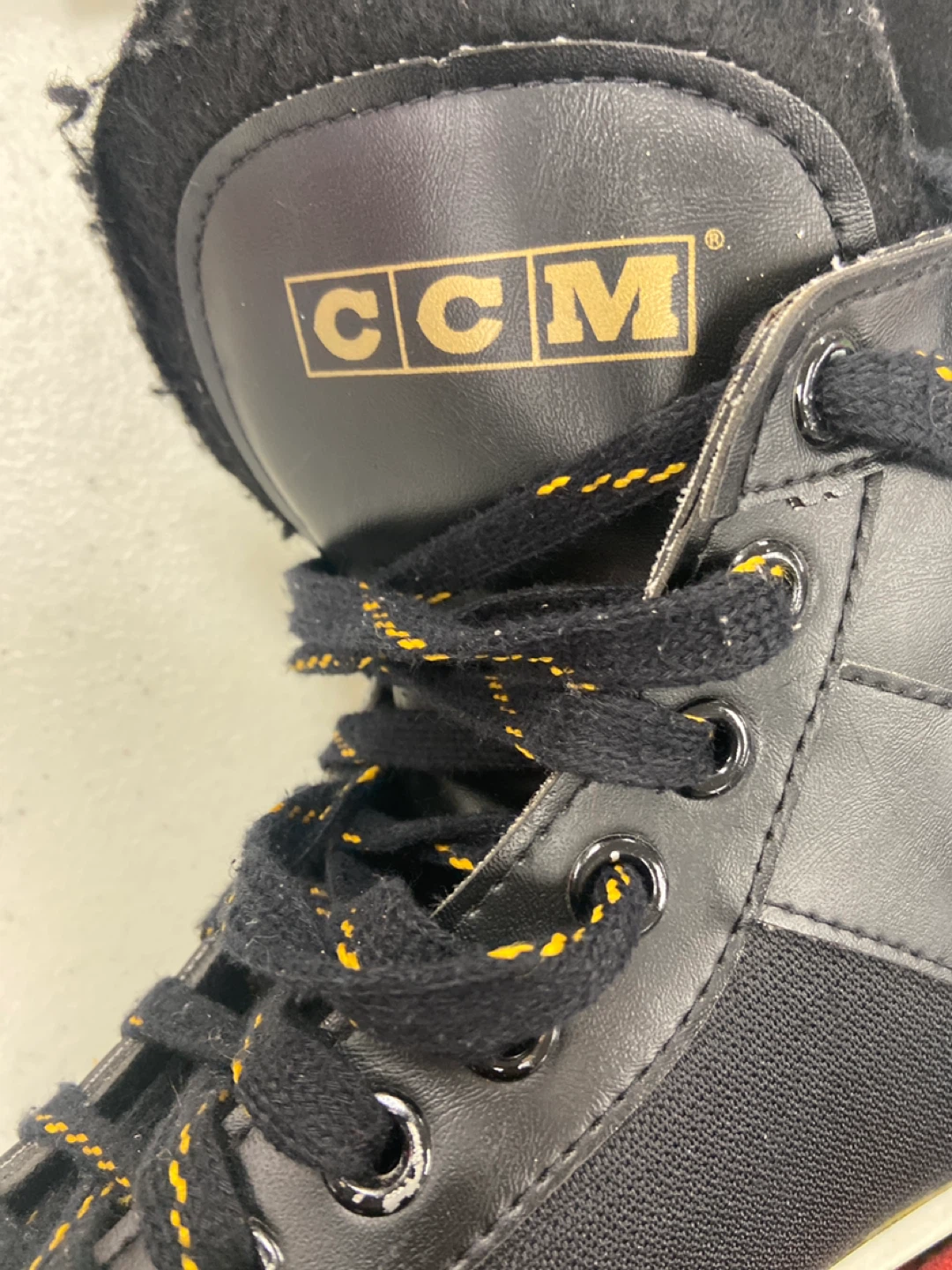 CCM 400 Hockey Skates - photo 4