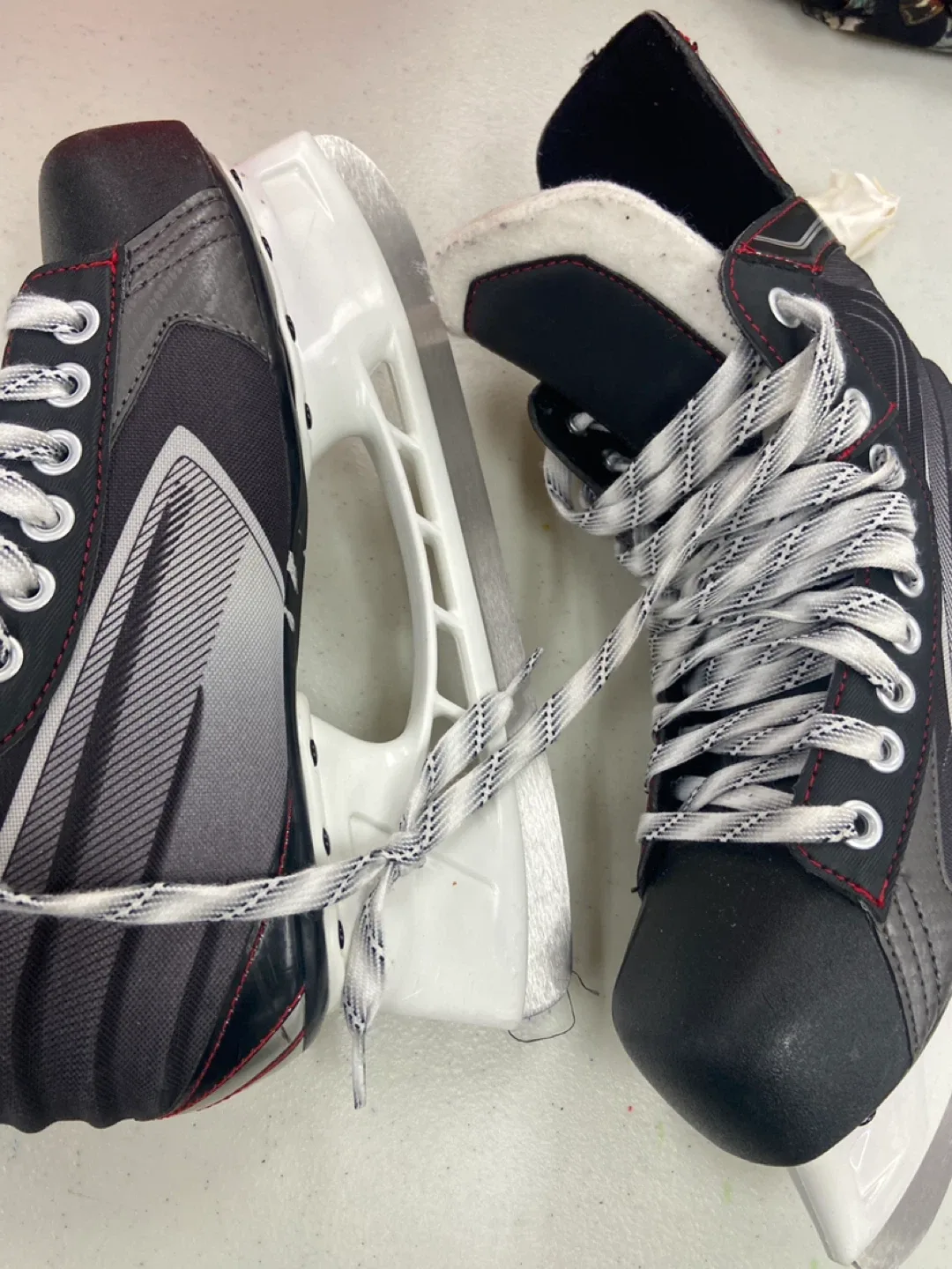 Bauer Vapor Hockey Skates - Size 6R - photo 4