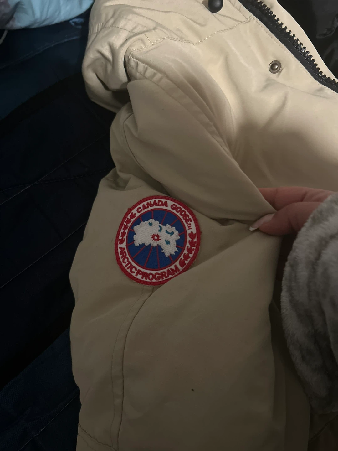 Canada Goose jacket - Tan - woman’s M - photo 4
