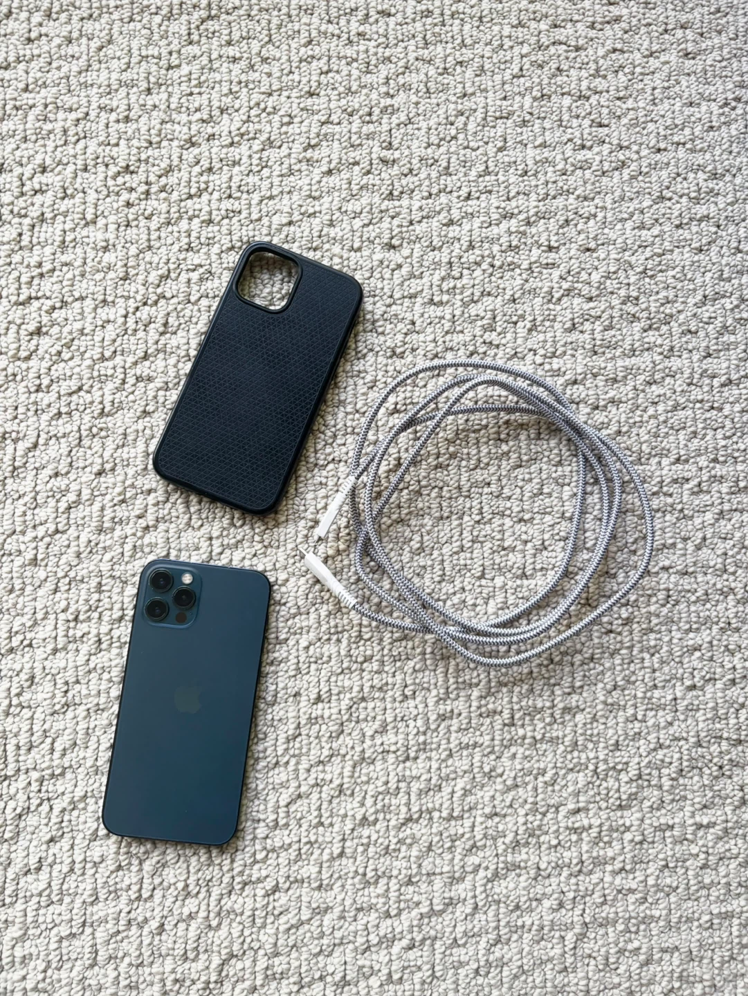 iPhone 12 Pro Mint Condition - photo 2