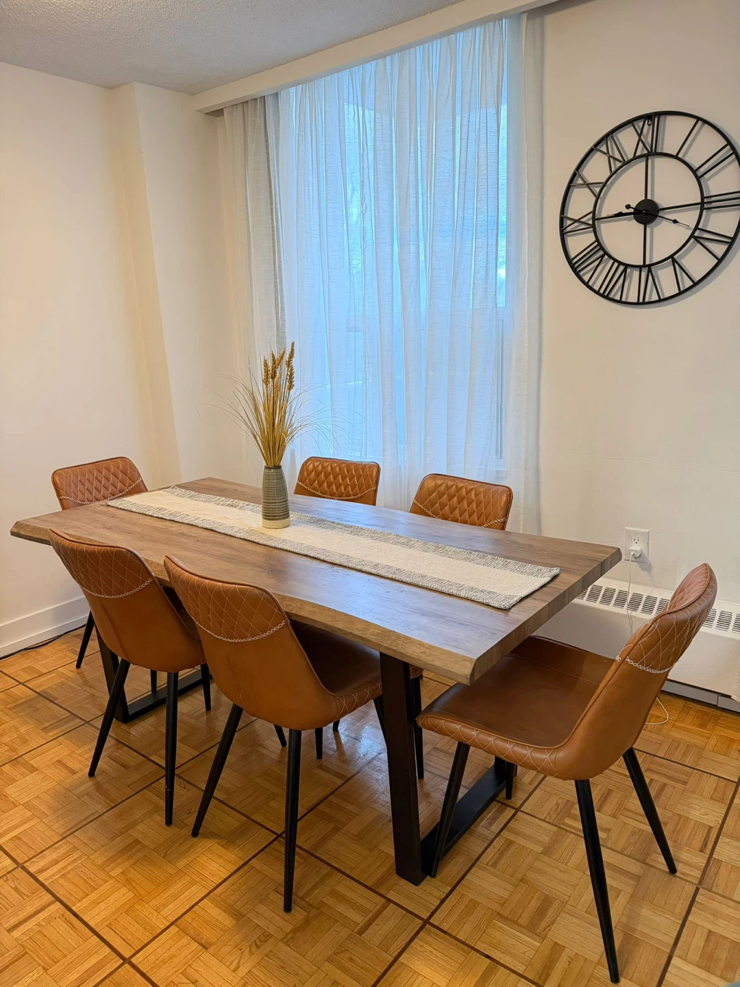 Dining Table and 6 Chairs Set