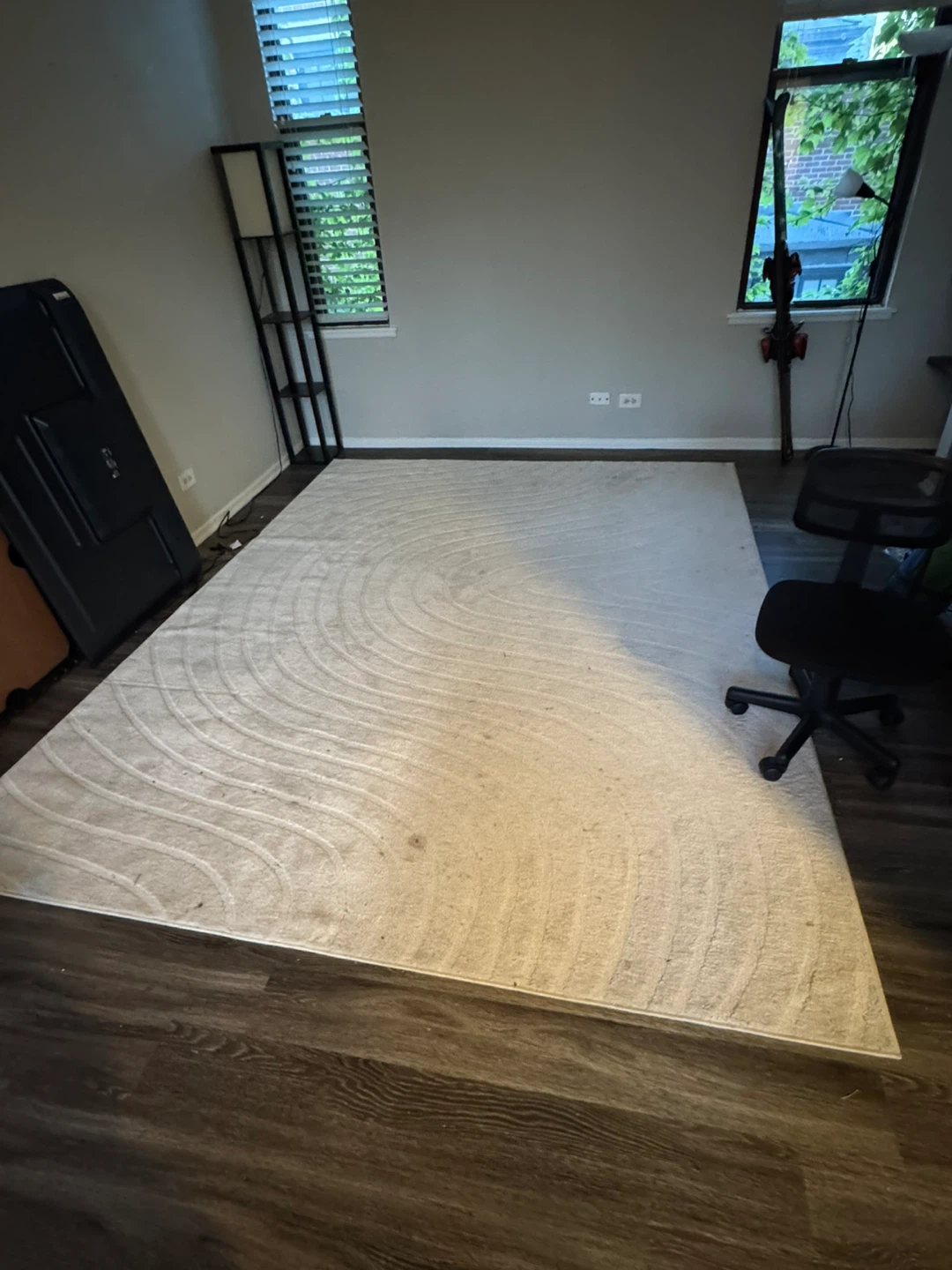 LUXE WEAVERS Modern Geometric Wave Cream 8x10 Area Rug