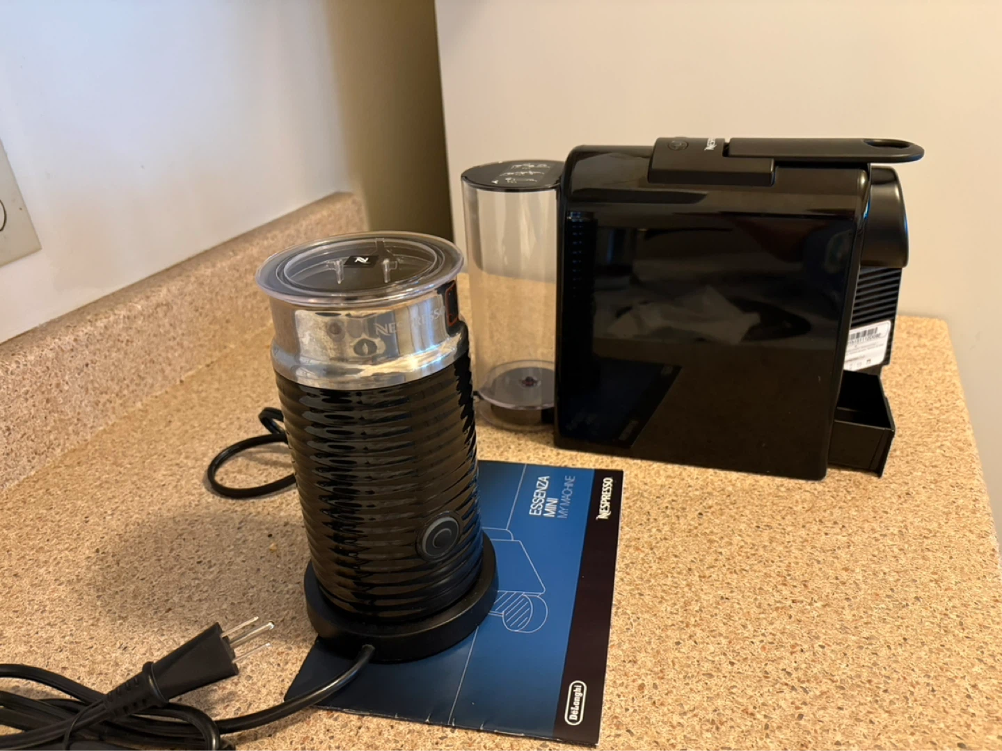 Nespresso Essenza Mini & Aeroccino Milk Frother Black - photo 2
