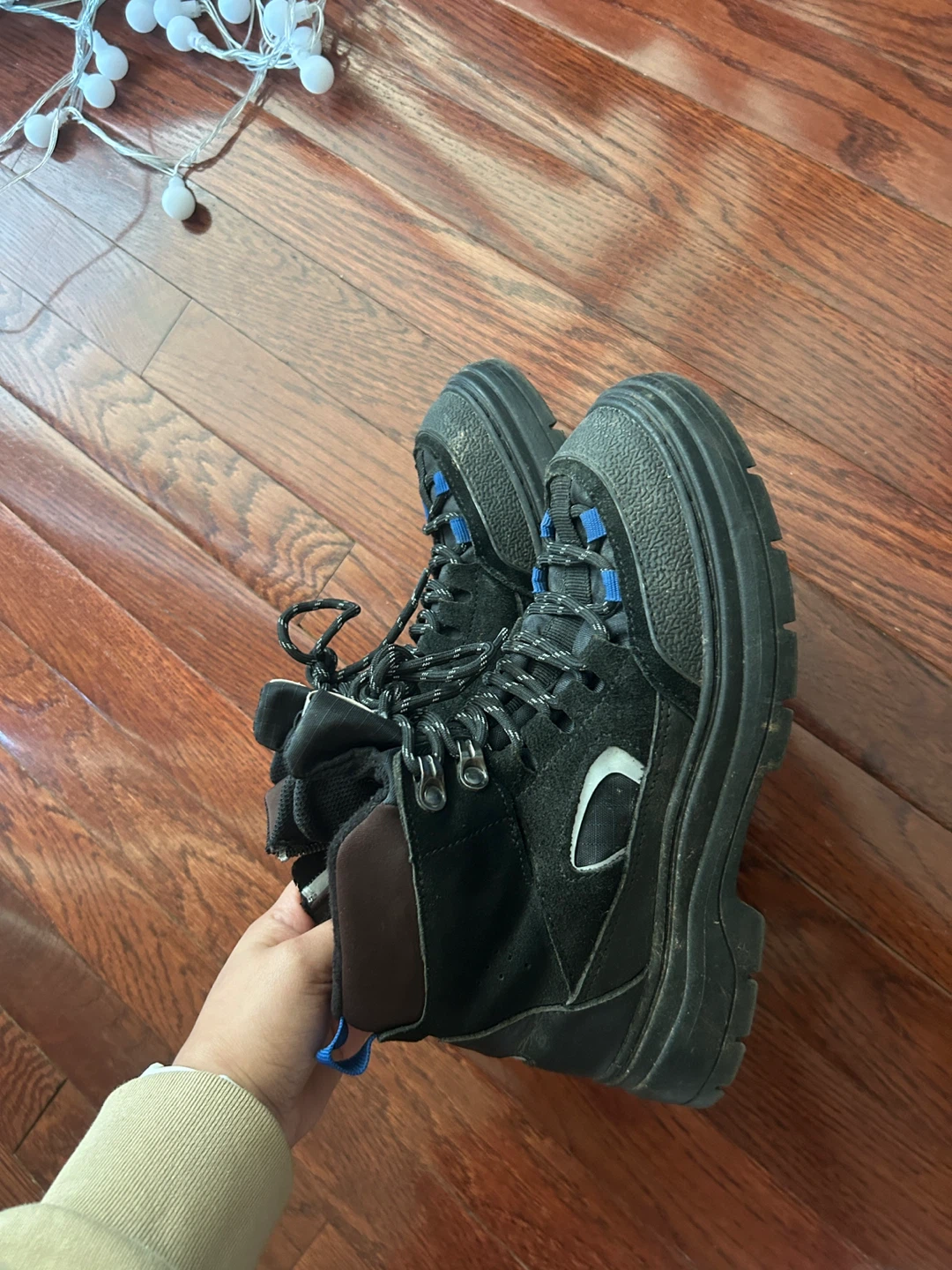 Moving sale - Size 6 women’s Zara boots