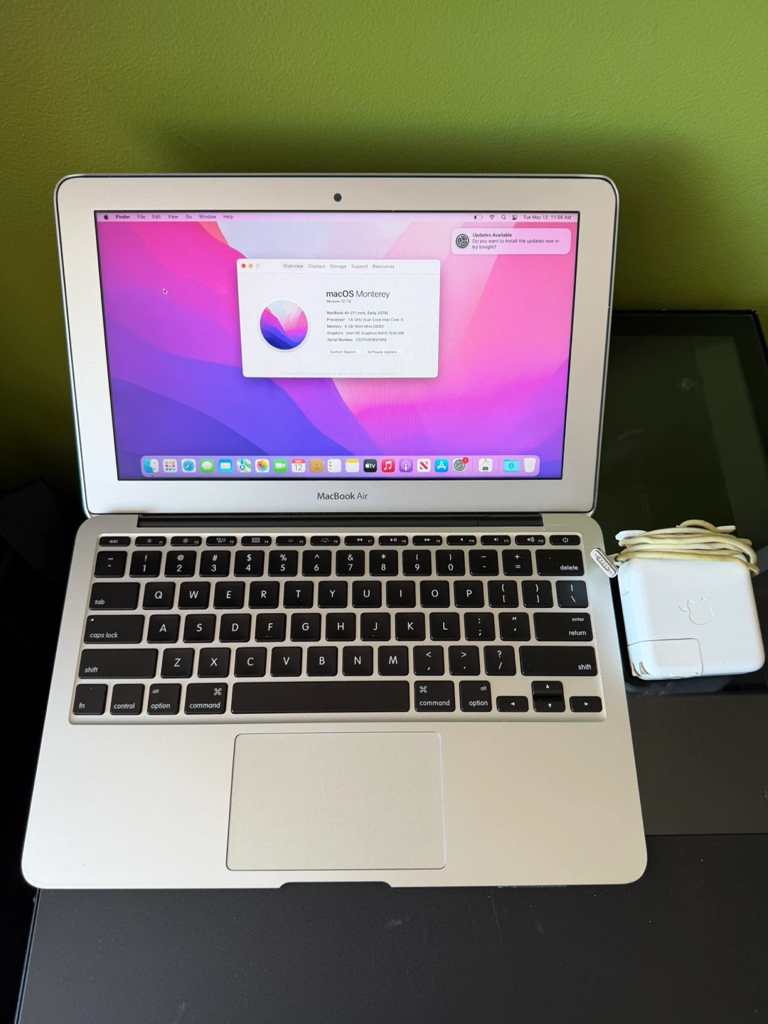 Apple MacBook Air 11-inch Early 2015 Intel Core i5