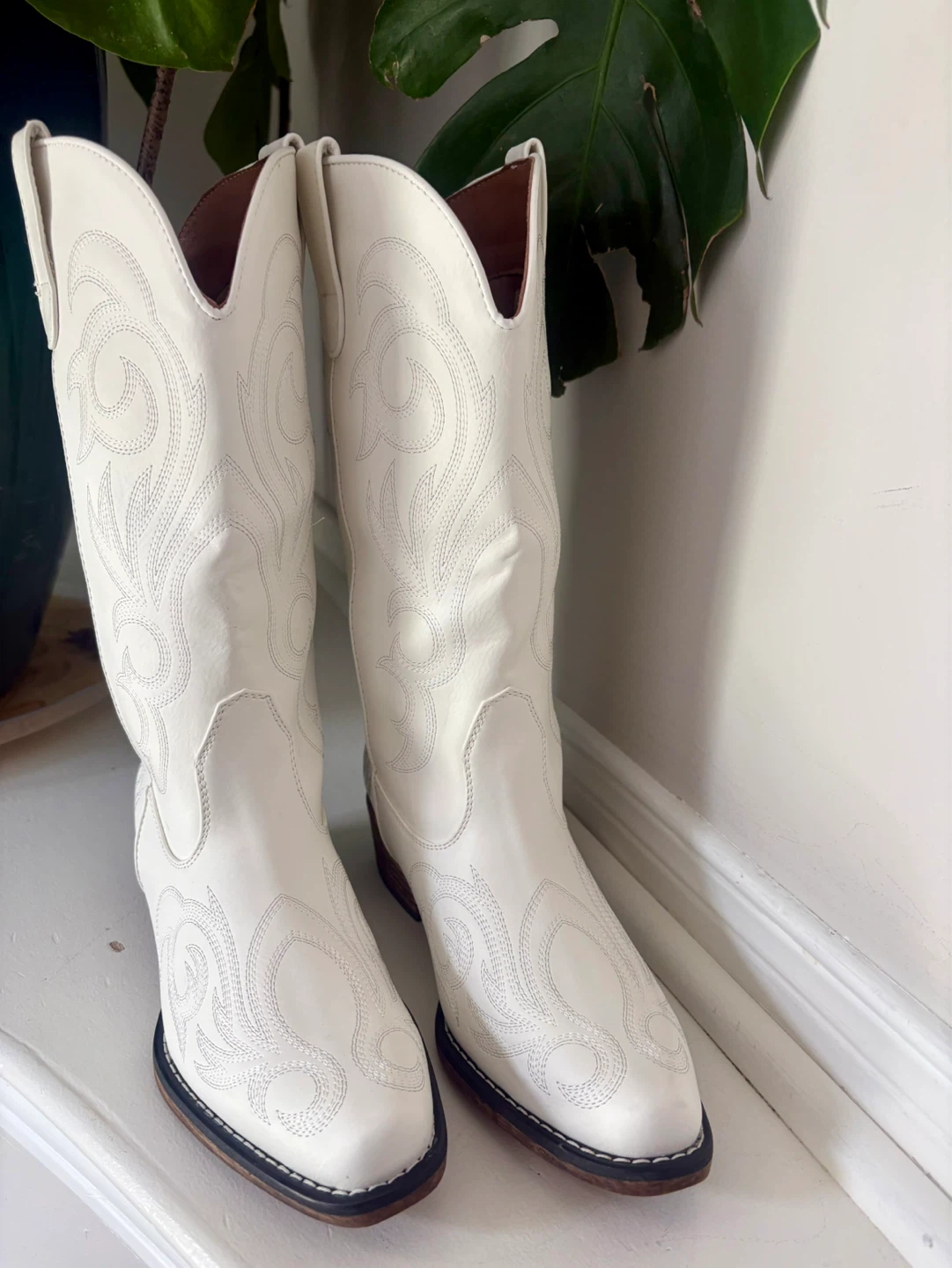 White Cowboy Boots with Embroidery - Size 7 - photo 5
