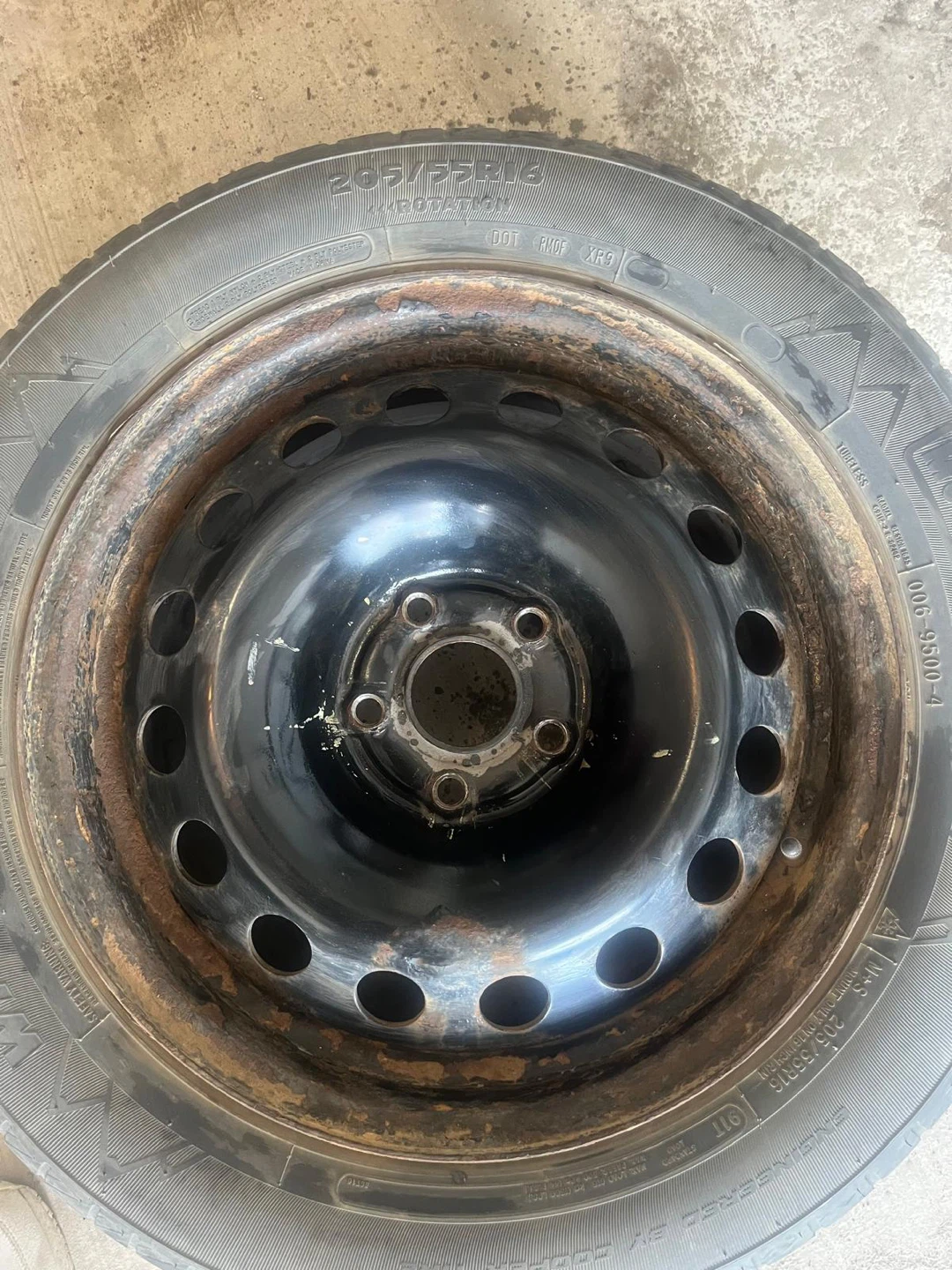 Motomaster Winter Edge Snow Tire on Steel Rim - photo 4