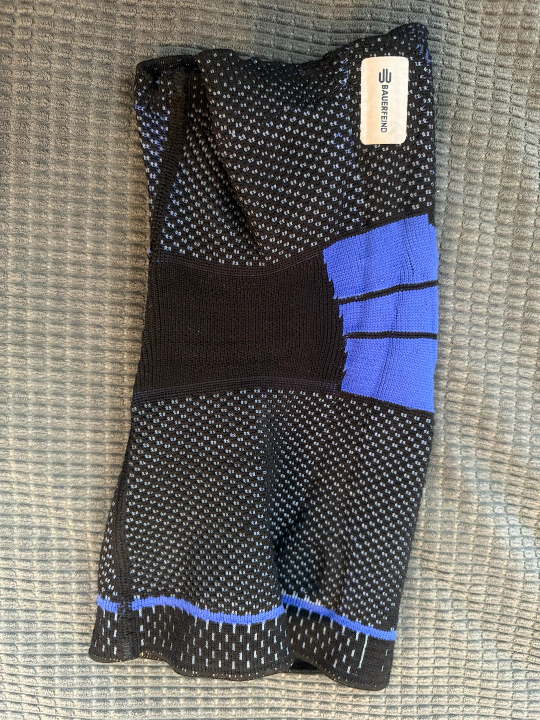 Bauerfeind Knee Brace size M - photo 2