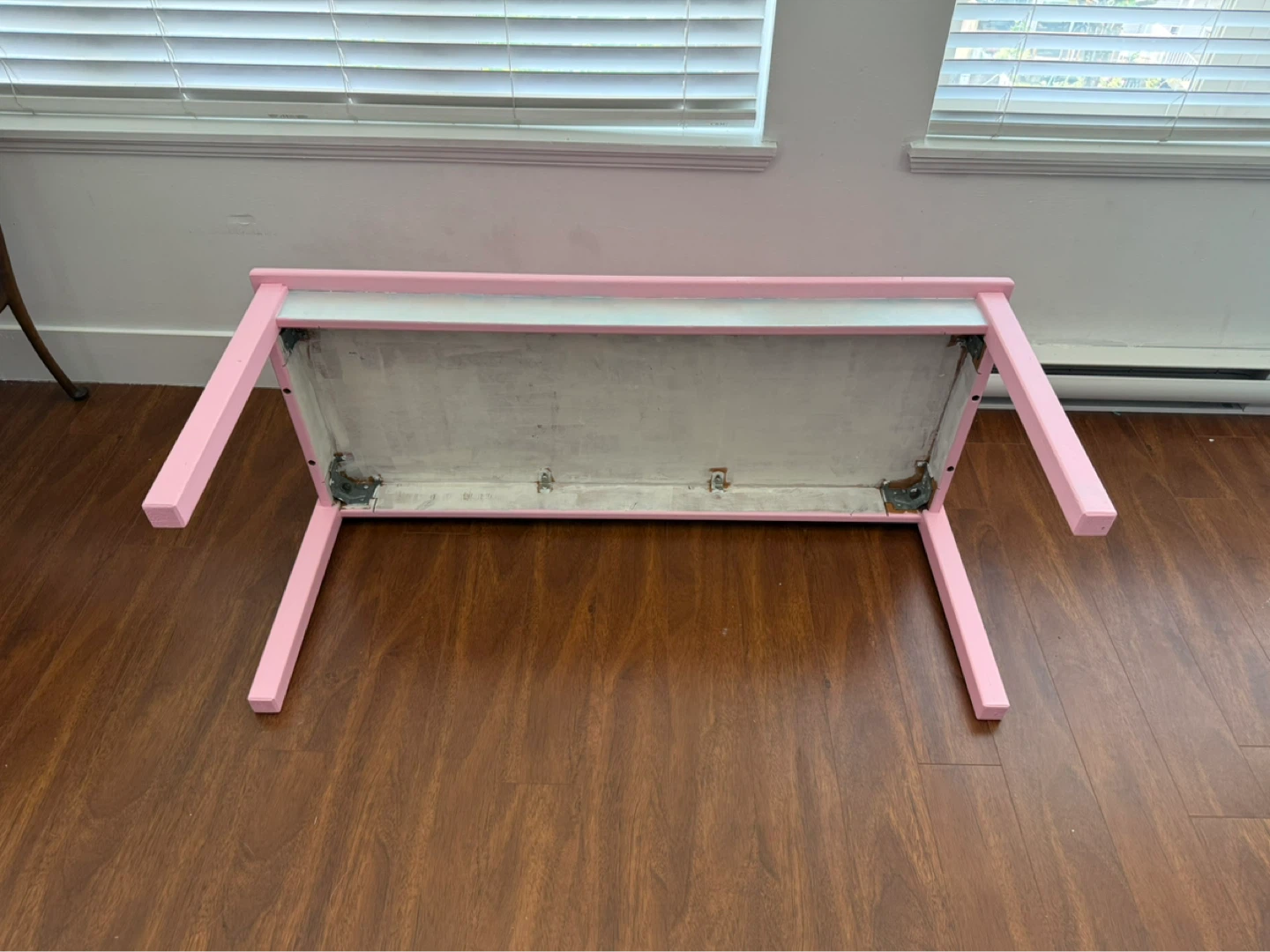Pink Children's Table - photo 4