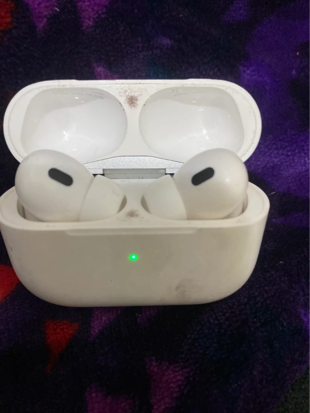 Apple AirPods Pro (2nd Generation) with Charging Case - photo 2