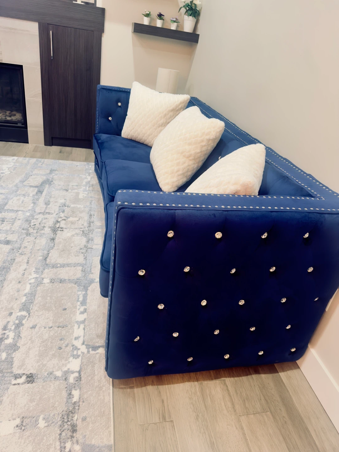 Royal Blue Velvet Tufted Sofa with Silver Studs. Like new - photo 4