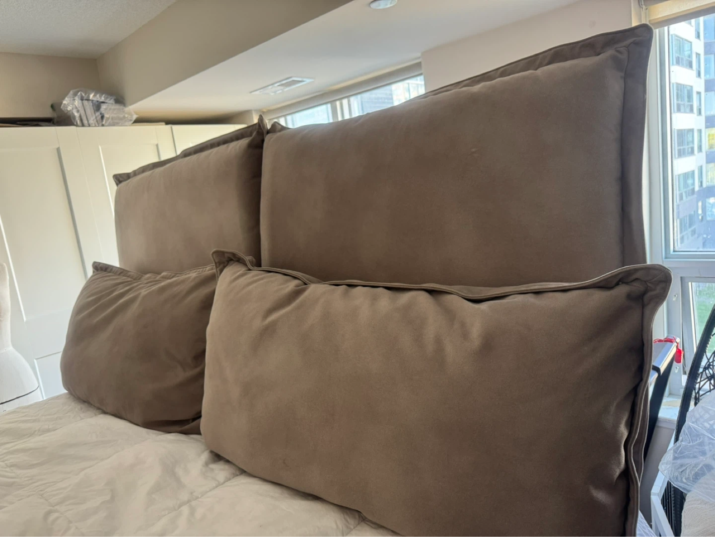 Huge Decorative Pillows- Amazing on a king size bed for staging - photo 2