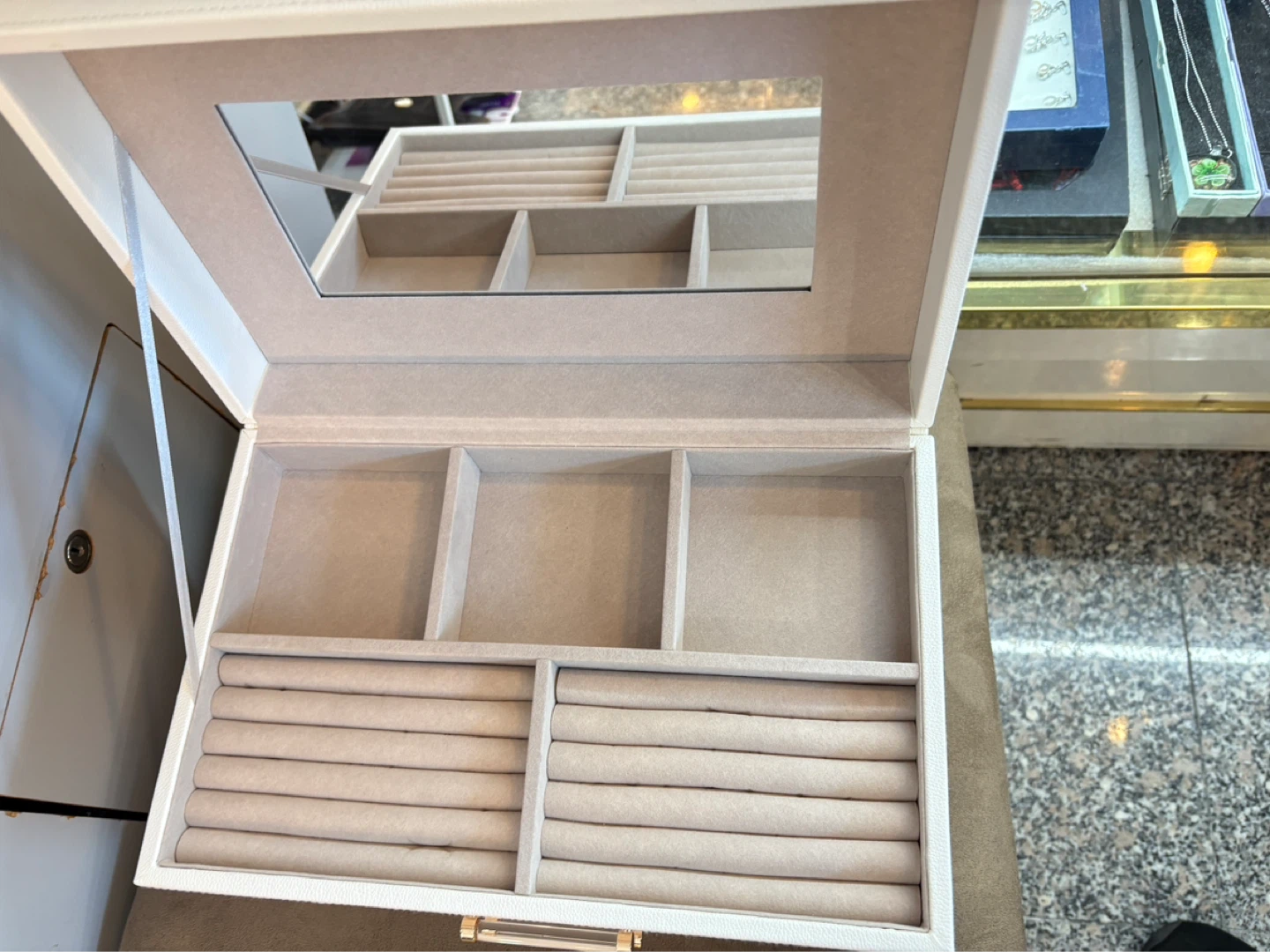 White 3-Drawer Jewellery Box with Mirror - photo 3
