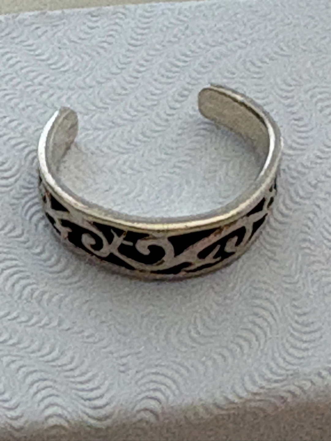 Sterling Silver Toe Ring with Scroll Design - photo 3