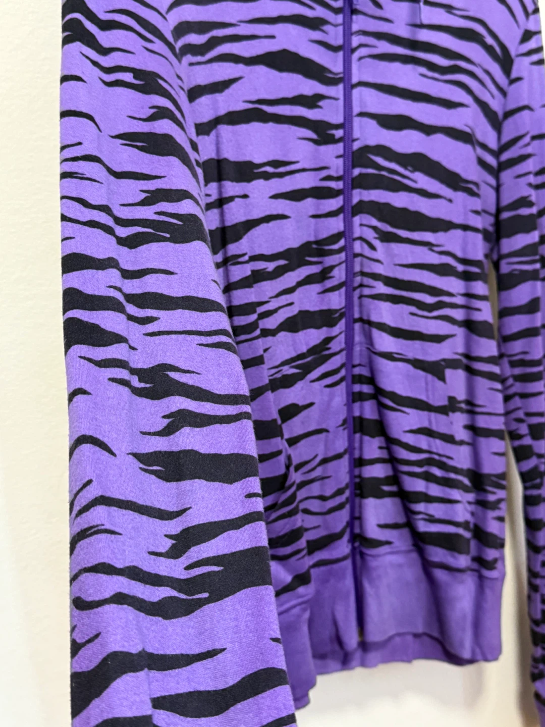 ‼️DECLUTTER‼️ Purple Black Tiger Stripe Zip-Up Hoodie - photo 3