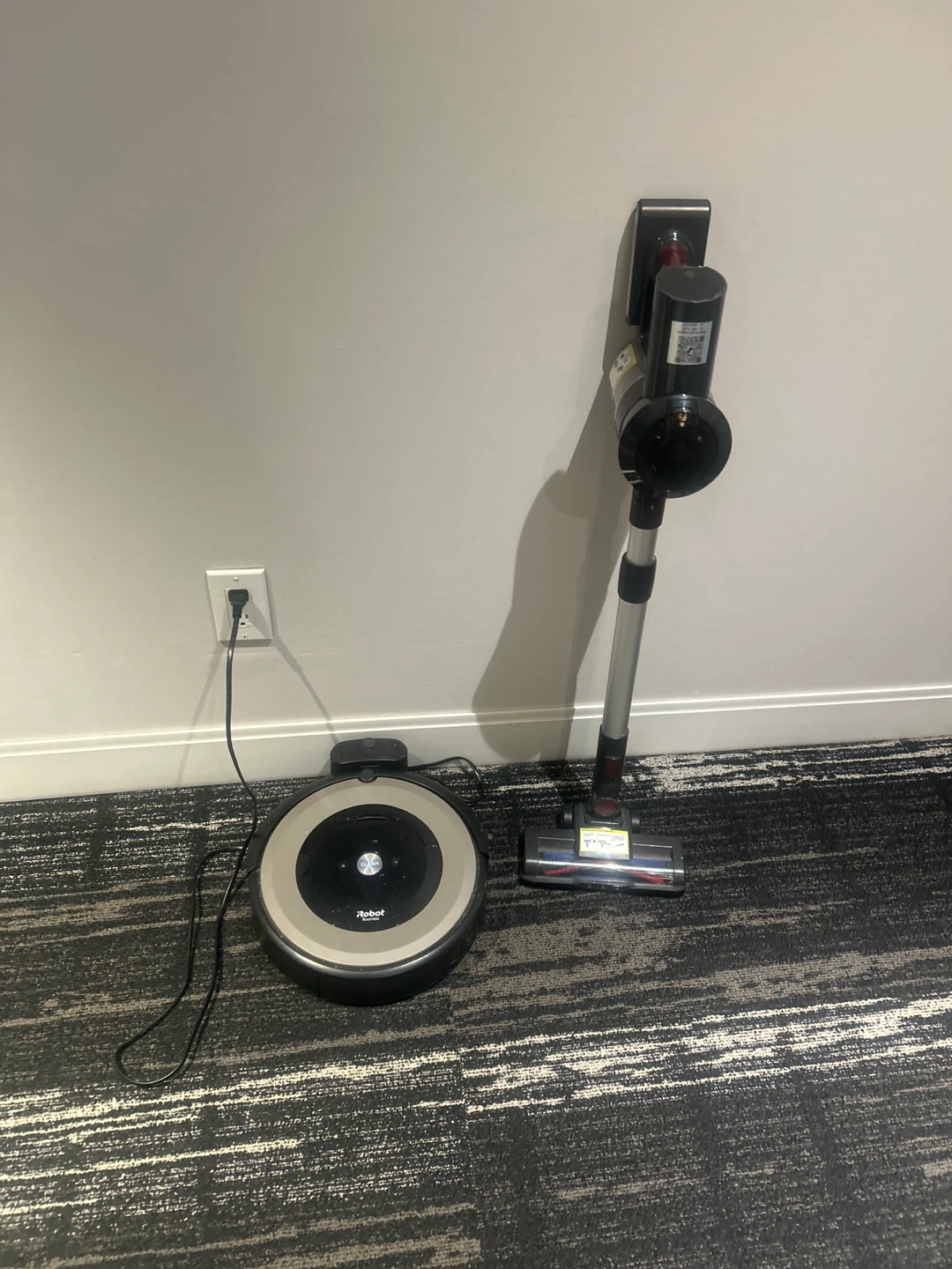 Please read***iRobot Roomba and Cordless Vacuum Cleaner