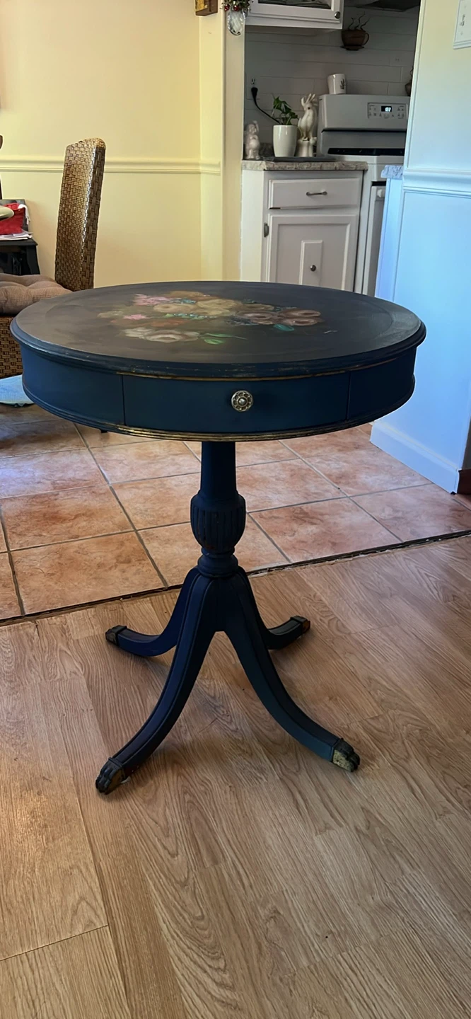 Round Pedestal Accent Table with Floral Top