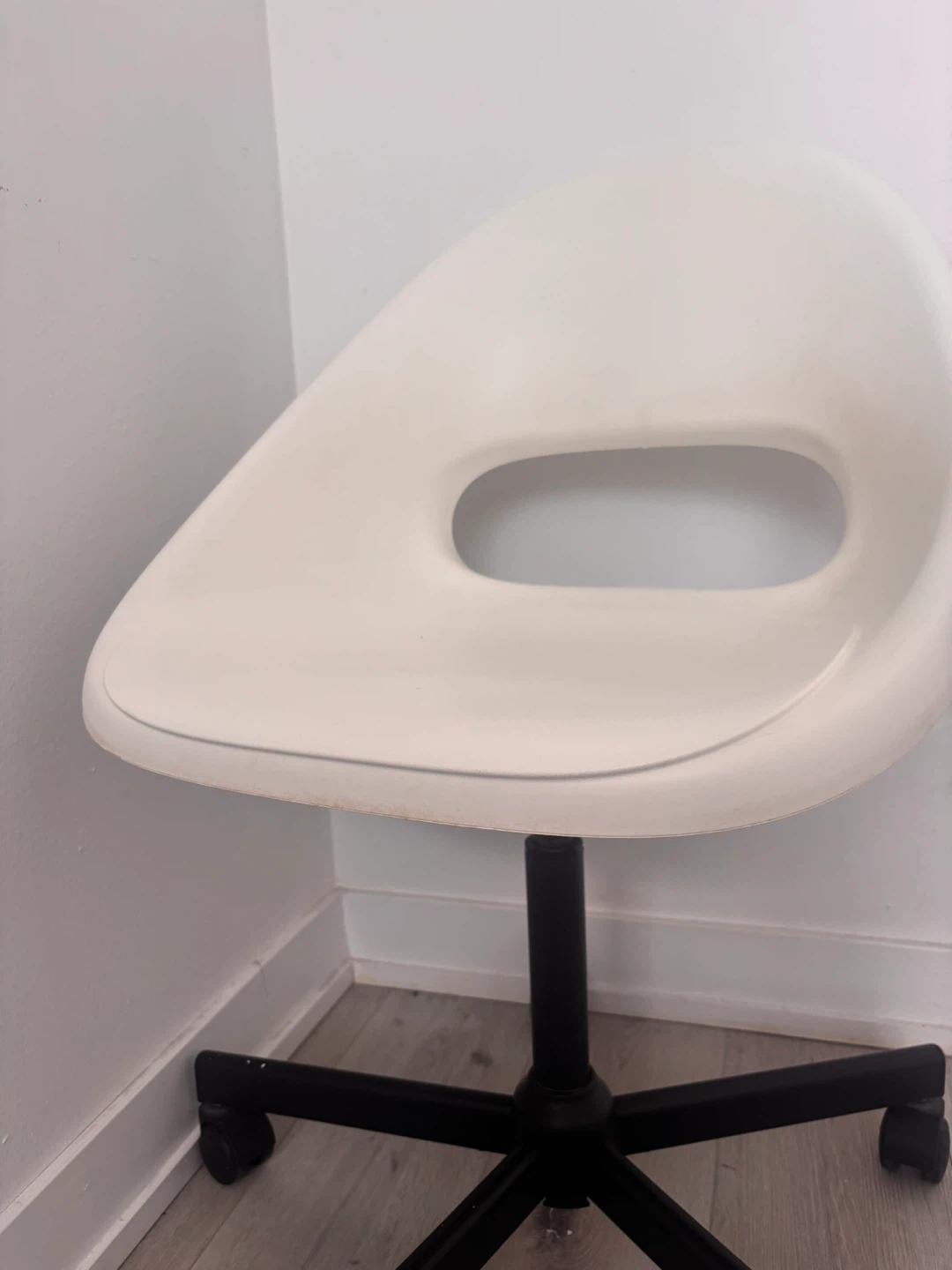 IKEA LOBERGET / MALSKÄR swivel office chair with pad - photo 3