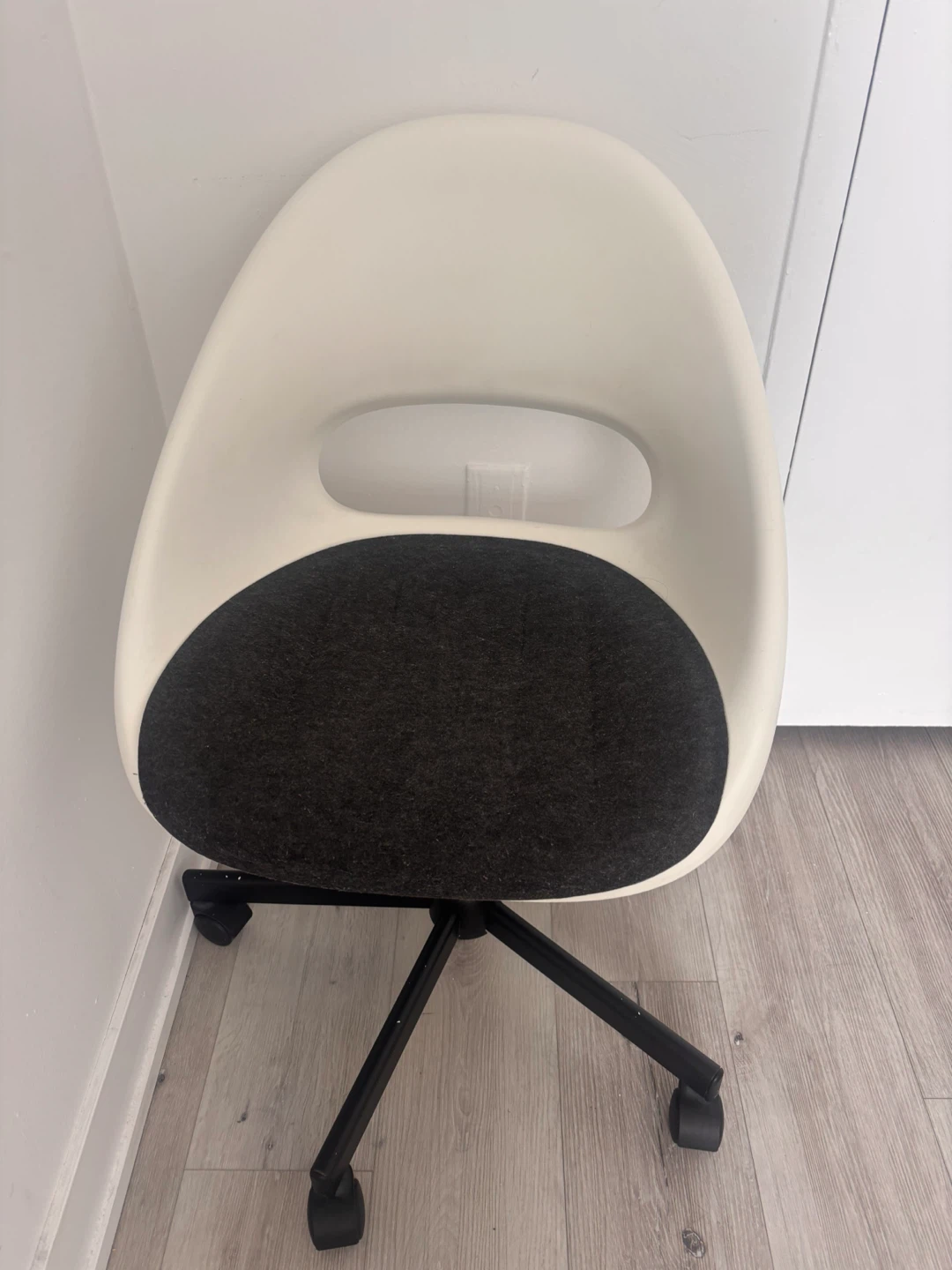 IKEA LOBERGET / MALSKÄR swivel office chair with pad
