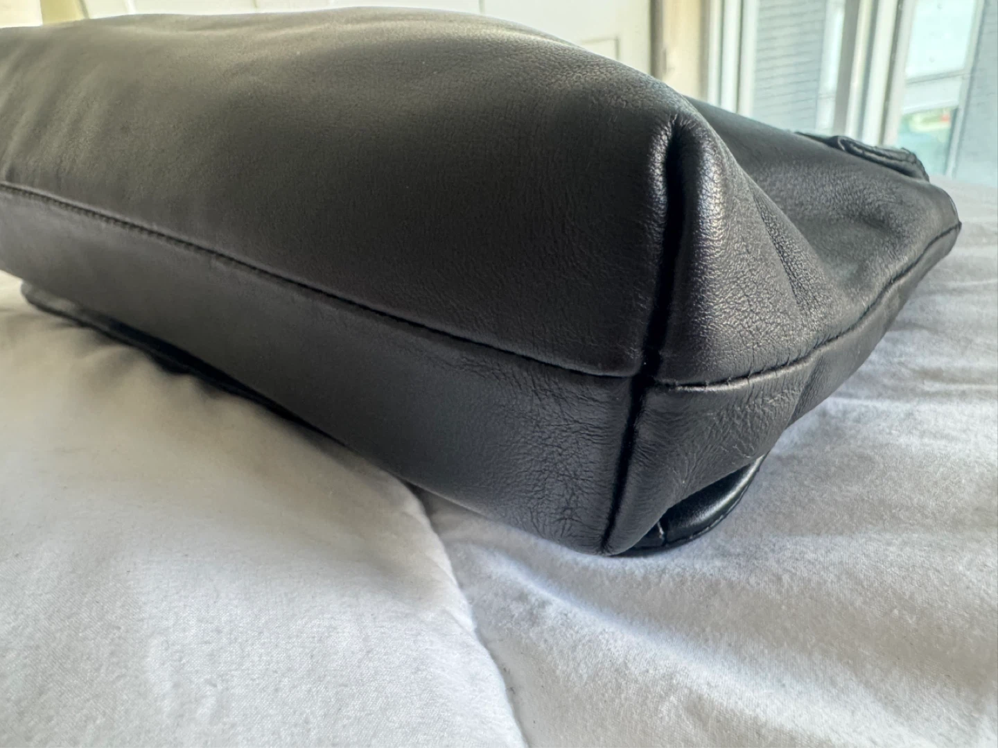 Black Kate Spade Purse - Like New!!   Absolutely gorgeous - photo 5