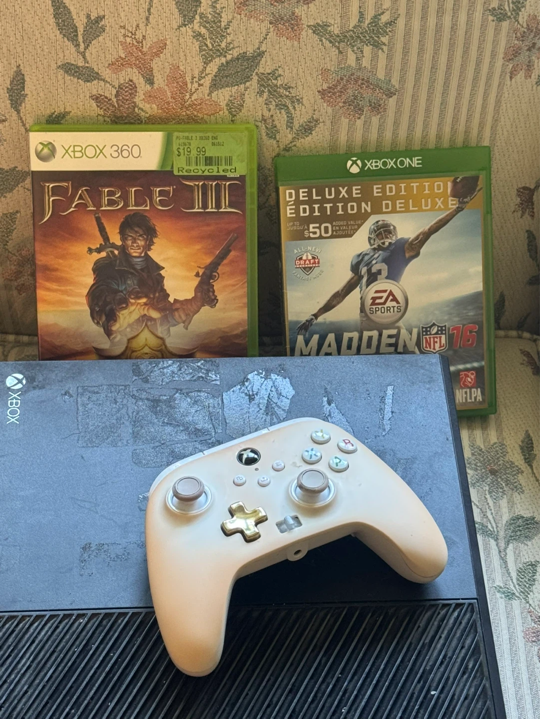 Xbox One Console Bundle with Controller and Games - photo 2