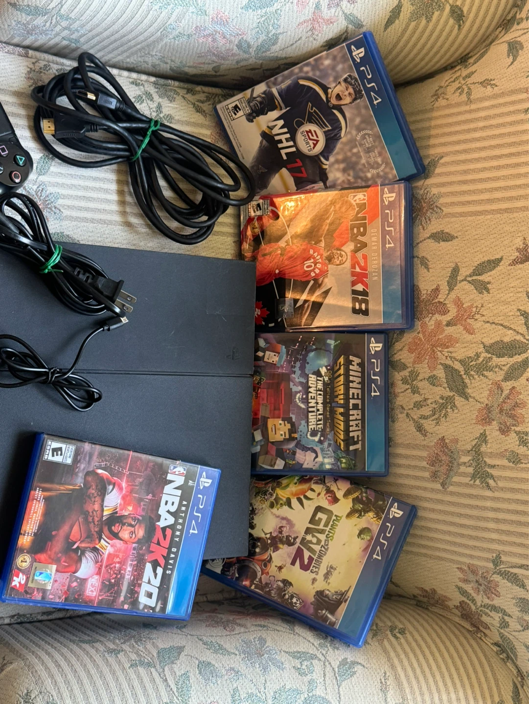 Sony PlayStation 4 (PS4) with 5 Games - photo 2