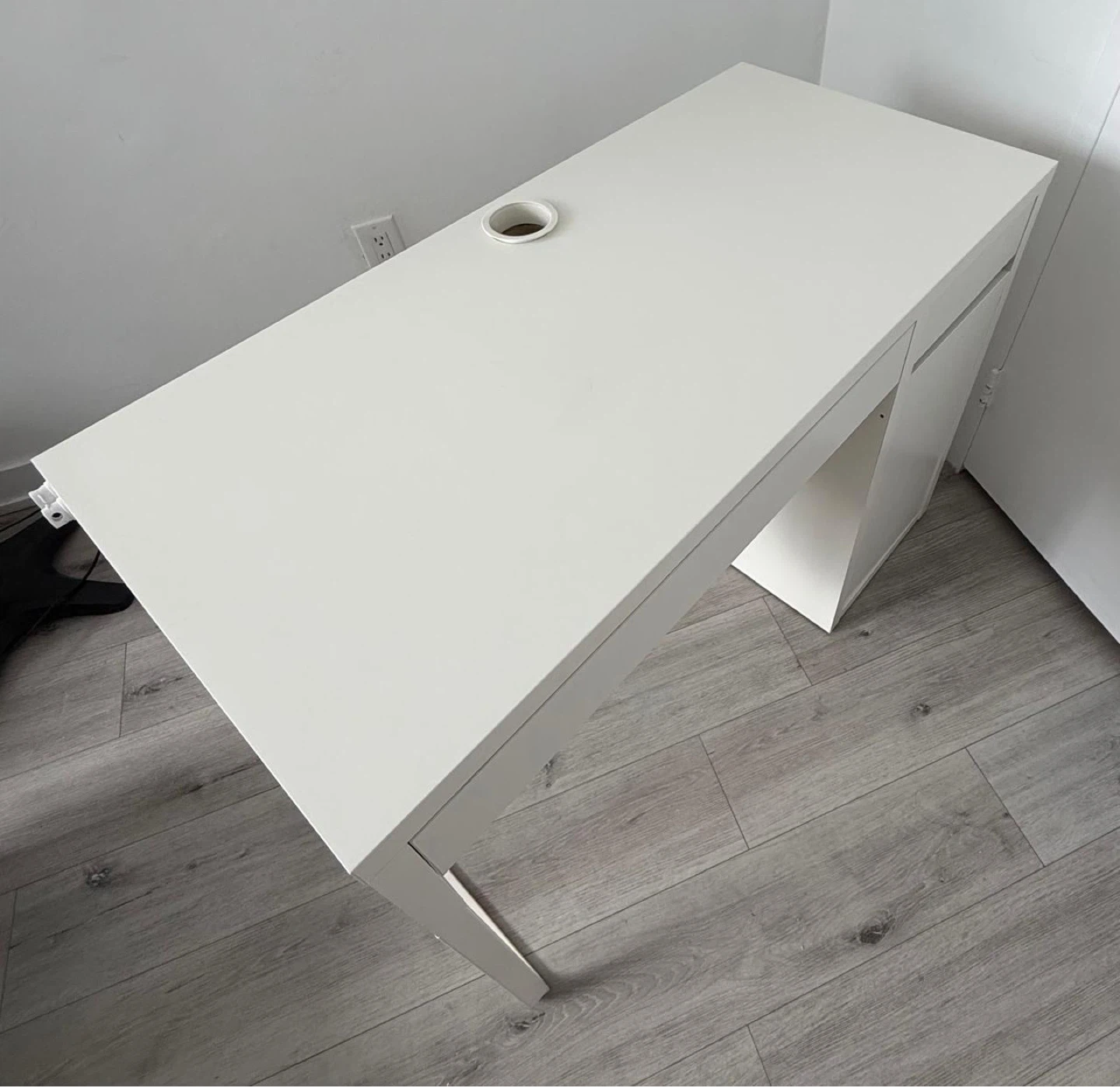 IKEA MICKE DESK - photo 3