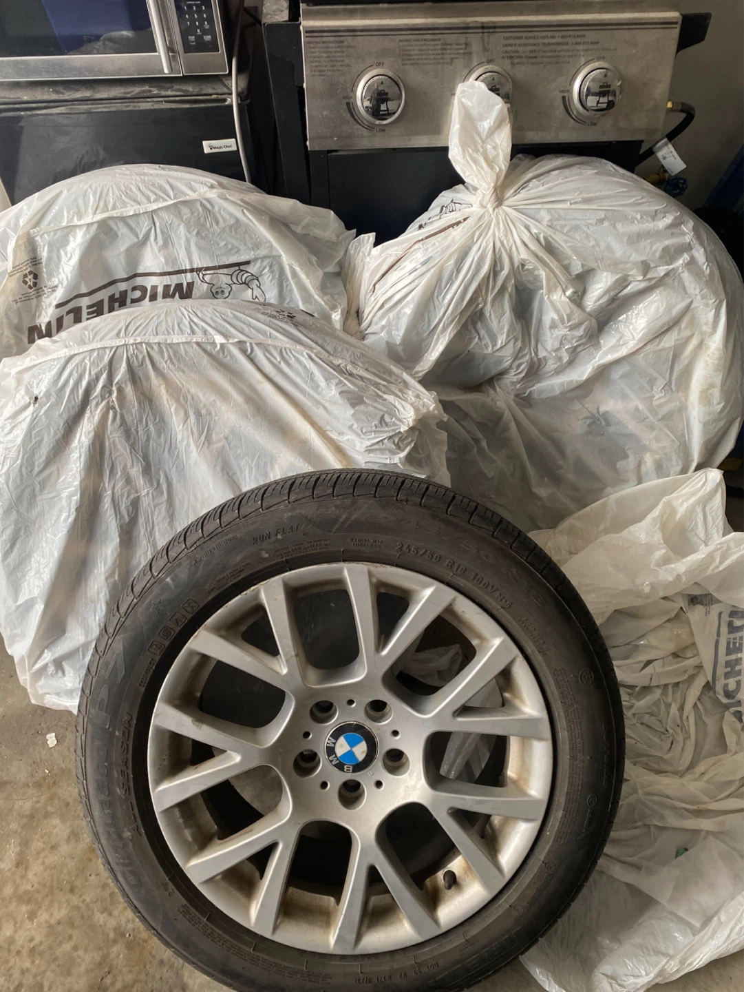 BMW Alloy Wheel w Pirelli Cinturato All Season Tire 245/50 R18