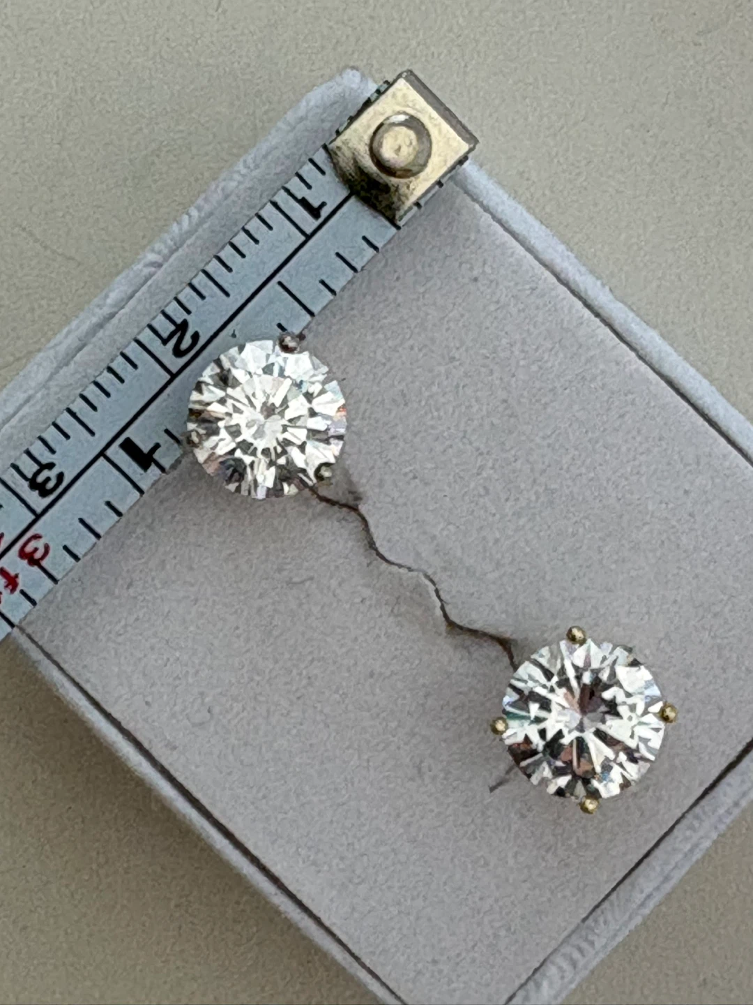 925 Gold plated Stud Earrings with Clear Stones - photo 2
